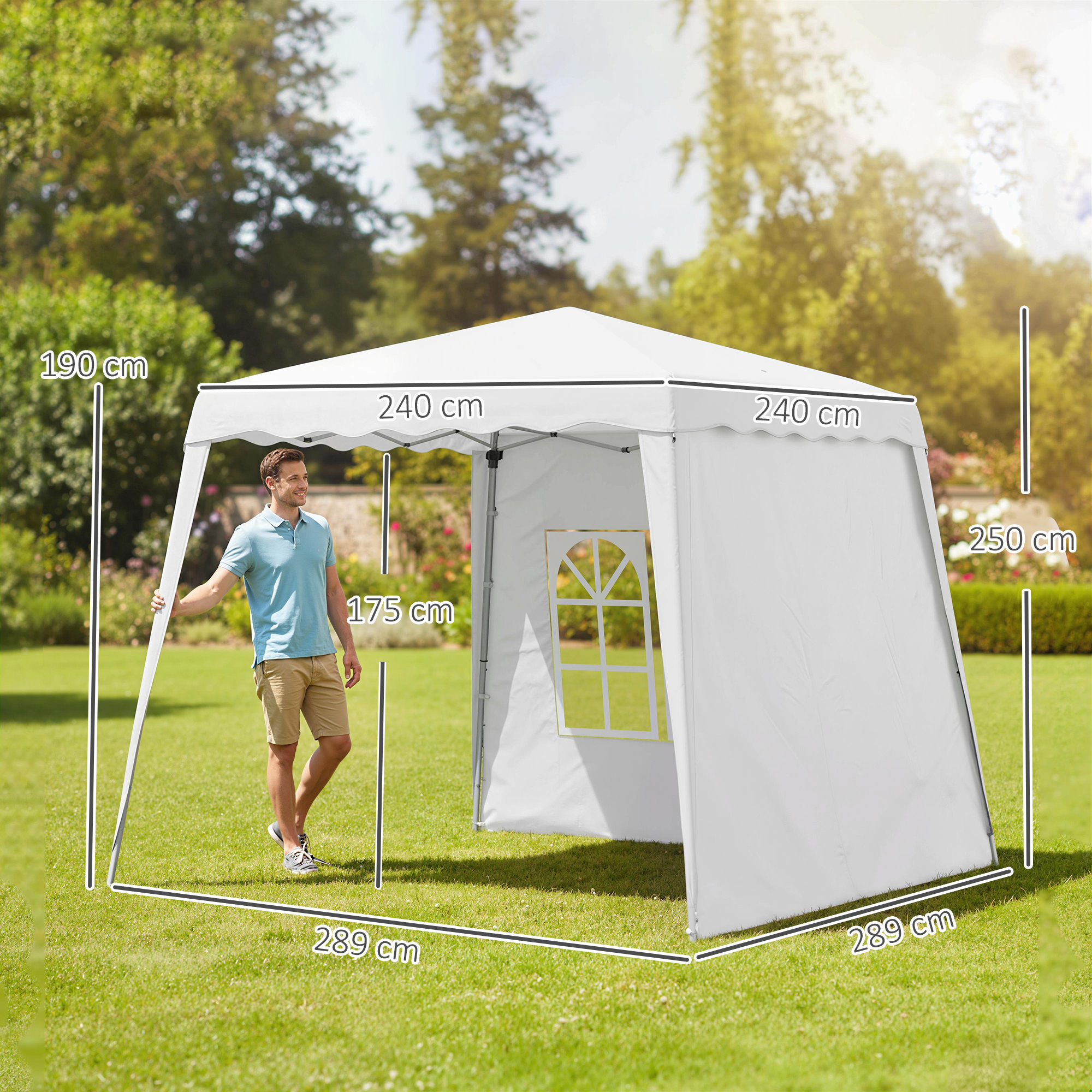 Un uomo è accanto a un gazebo bianco in un giardino. Vengono mostrate le dimensioni.