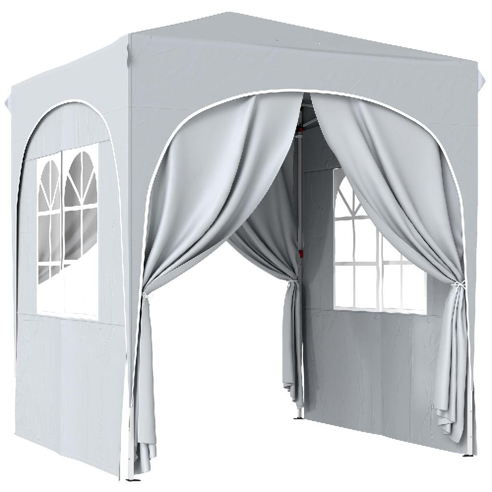 Una tenda grigia con finestre e tende bianche, su sfondo bianco.