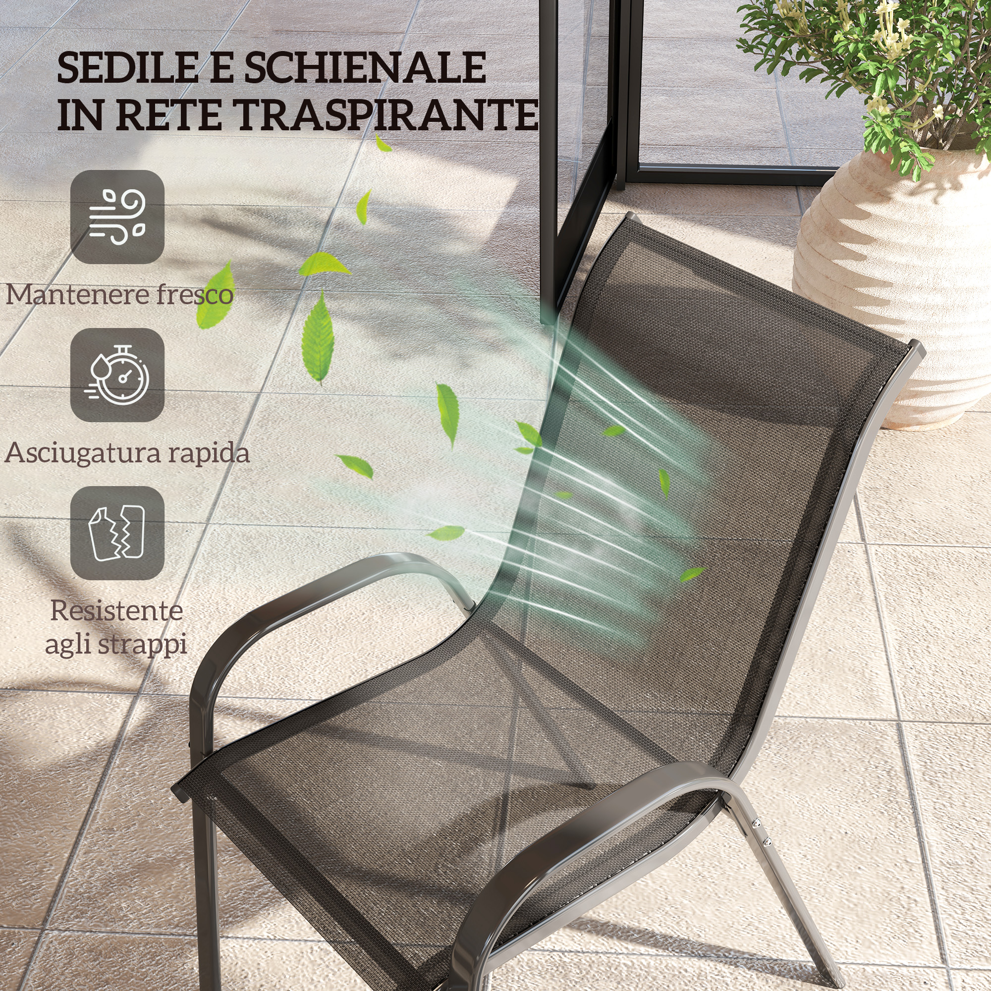 Una sedia nera in rete con una pianta in vaso sullo sfondo.