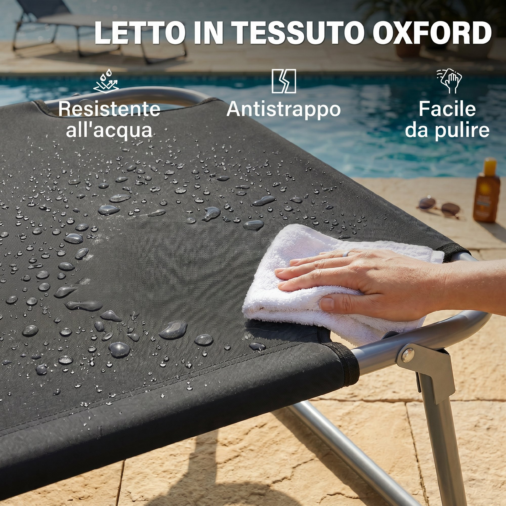 Lettino nero con gocce d'acqua, mano pulisce con panno. Piscina sullo sfondo.
