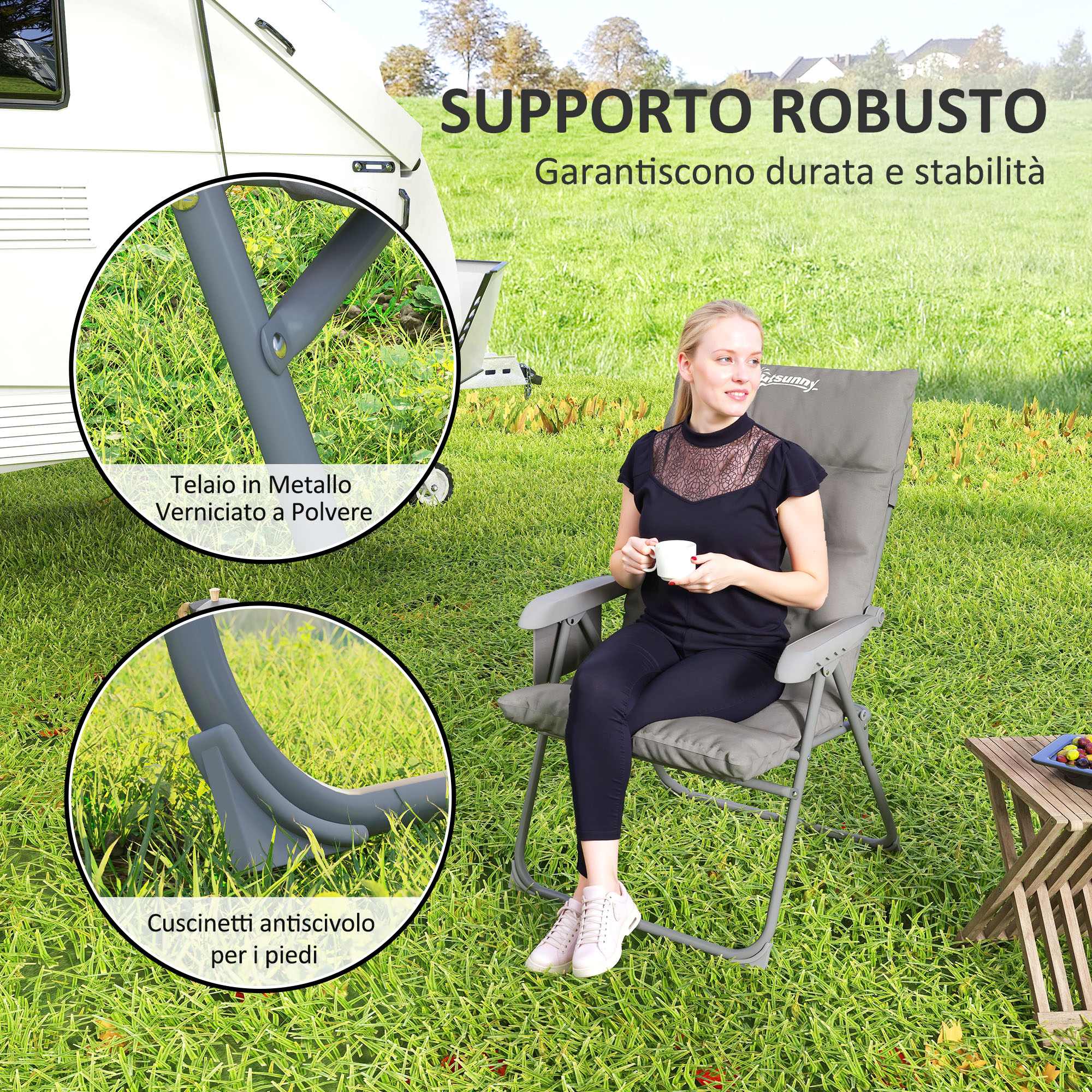 Donna seduta su una sedia grigia all'aperto vicino a un camper. Ingrandimenti mostrano telaio metallico e piedini antiscivolo.