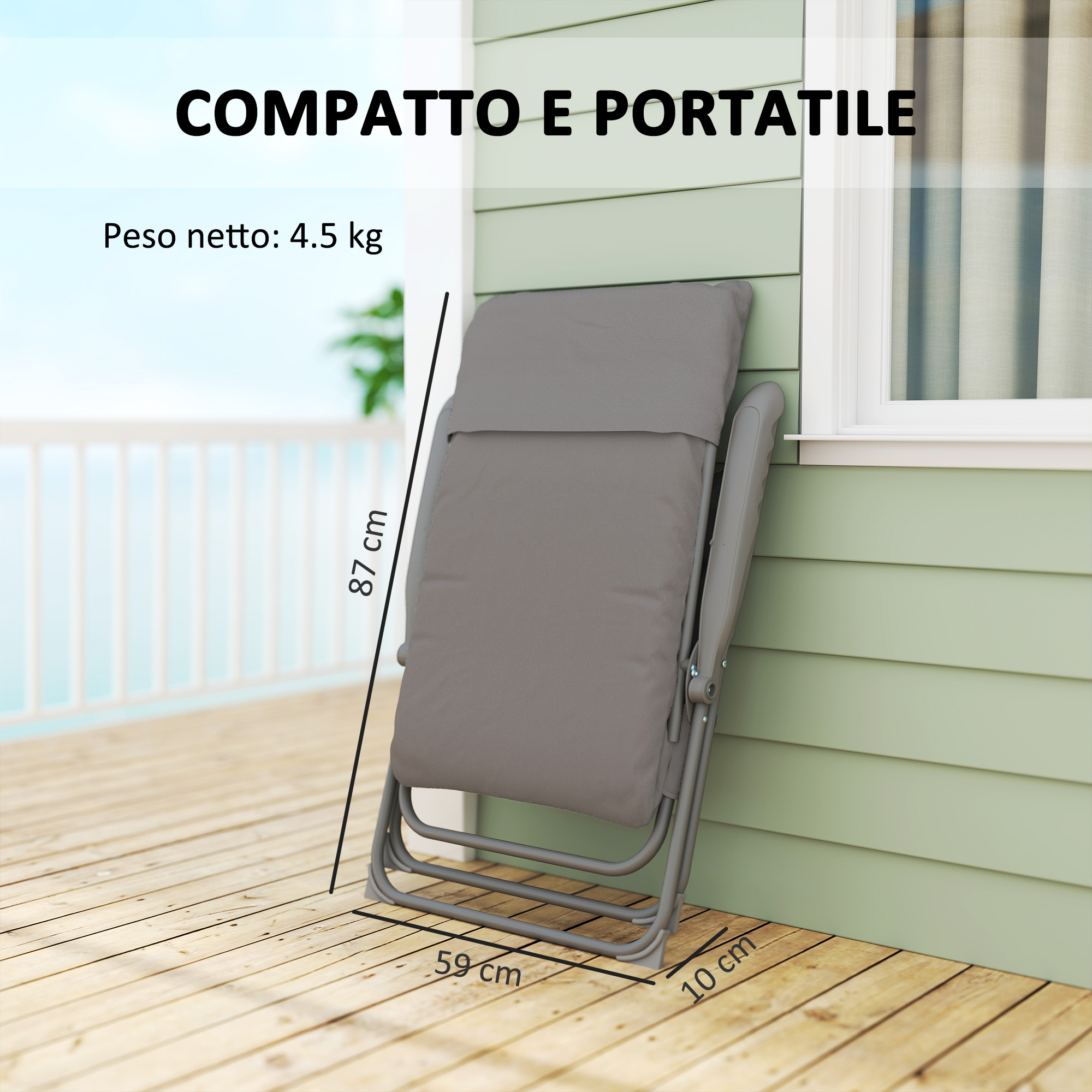 Una sedia a sdraio grigia piegata poggia su un ponte di legno accanto a una casa.