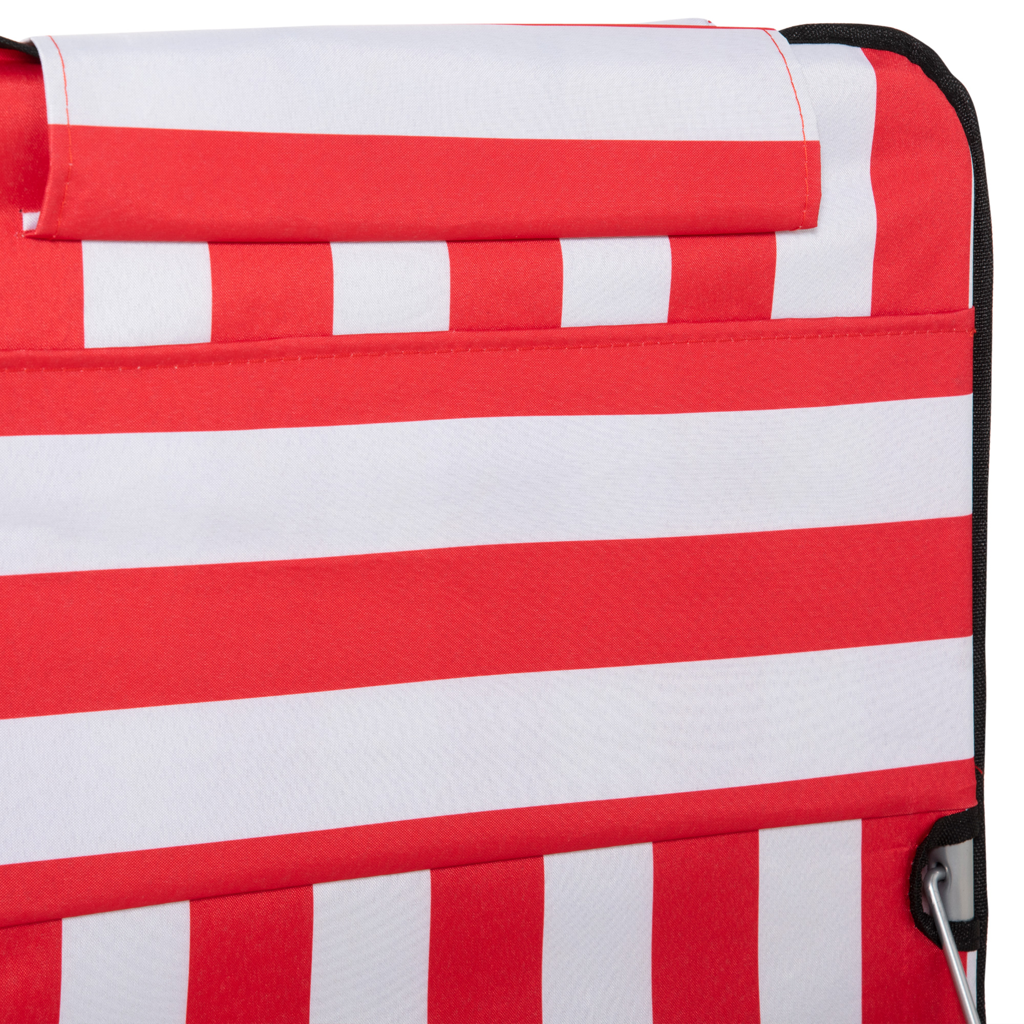 Primo piano di un tessuto a righe rosse e bianche usato per una sedia o una borsa.