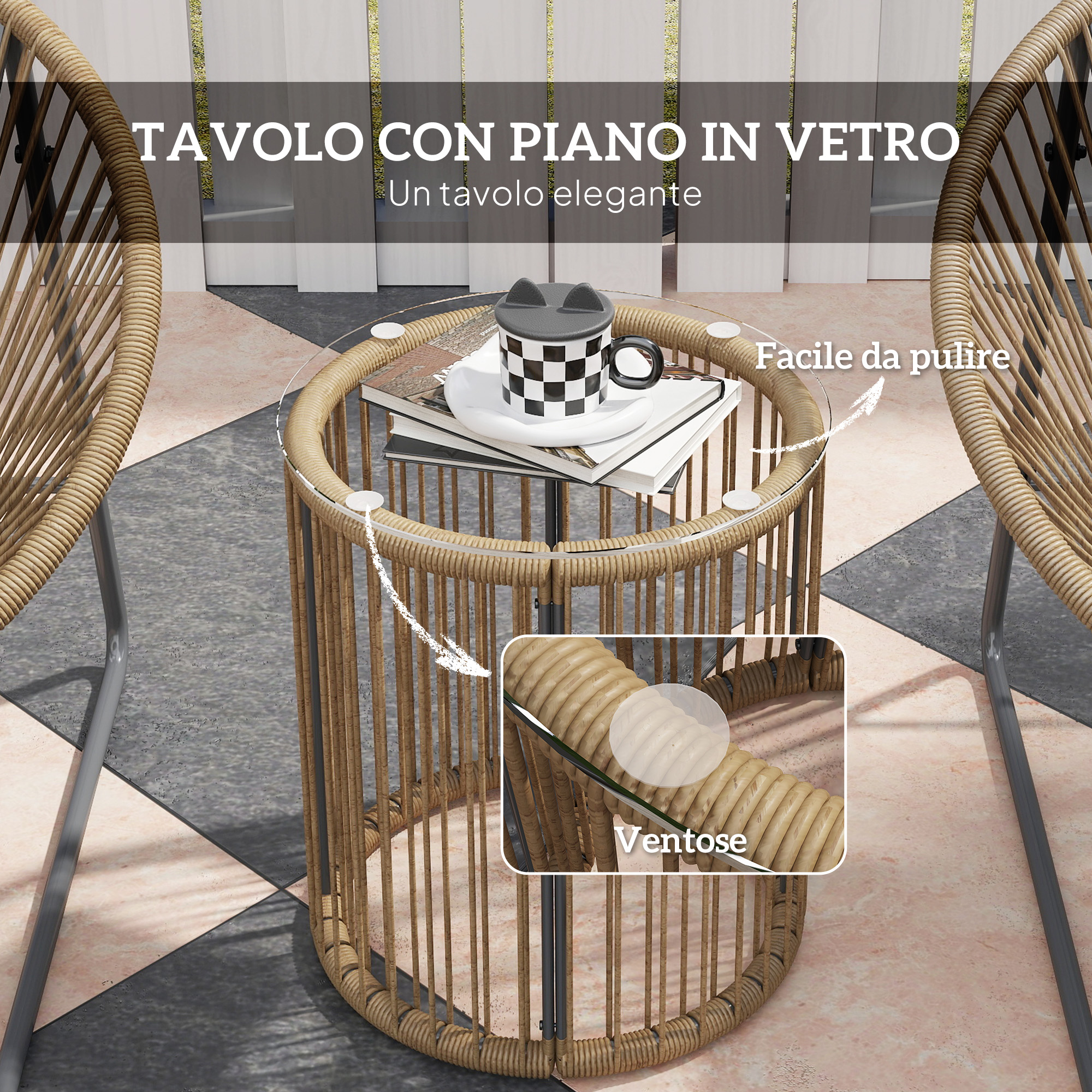 Tavolino rotondo in rattan con piano in vetro, con una tazza sopra.