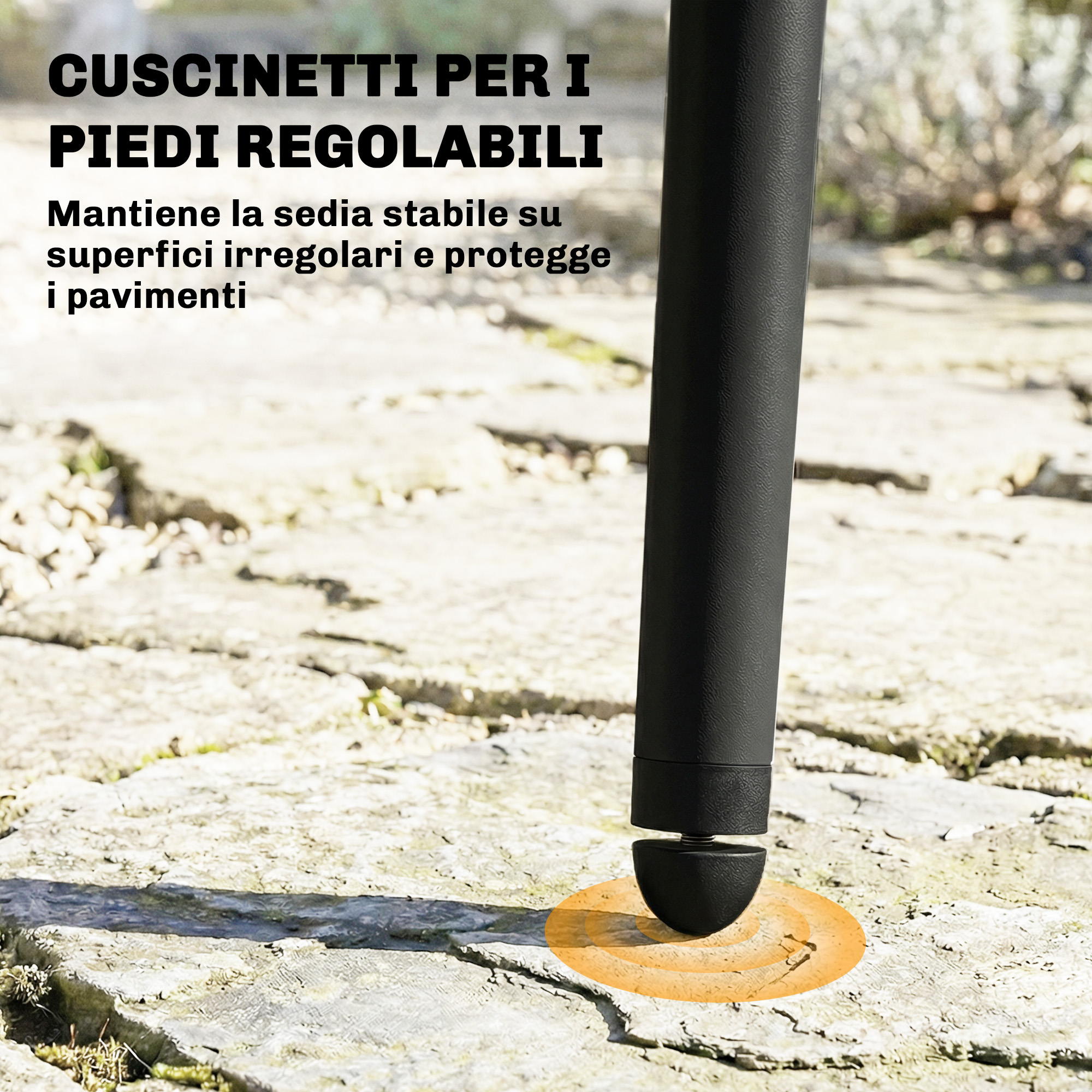 Piede nero regolabile con segno arancione su pavimentazione in pietra.