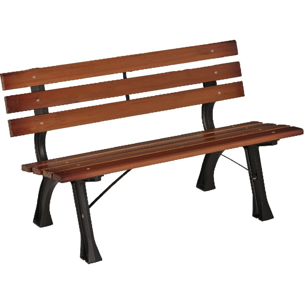 Una panchina da parco in legno con gambe in metallo scuro su sfondo bianco.
