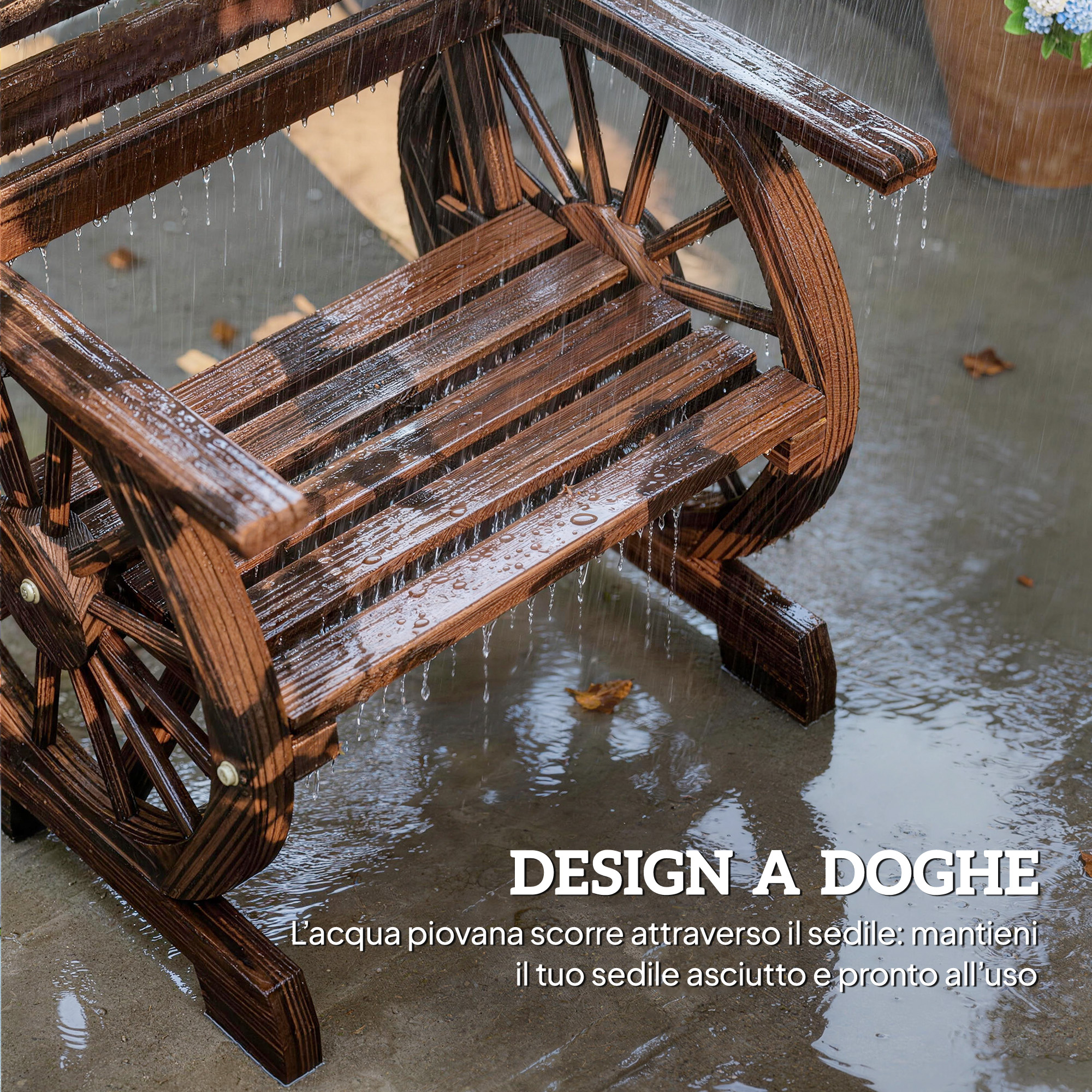 Panchina in legno sotto la pioggia con gocce d'acqua sulle doghe.