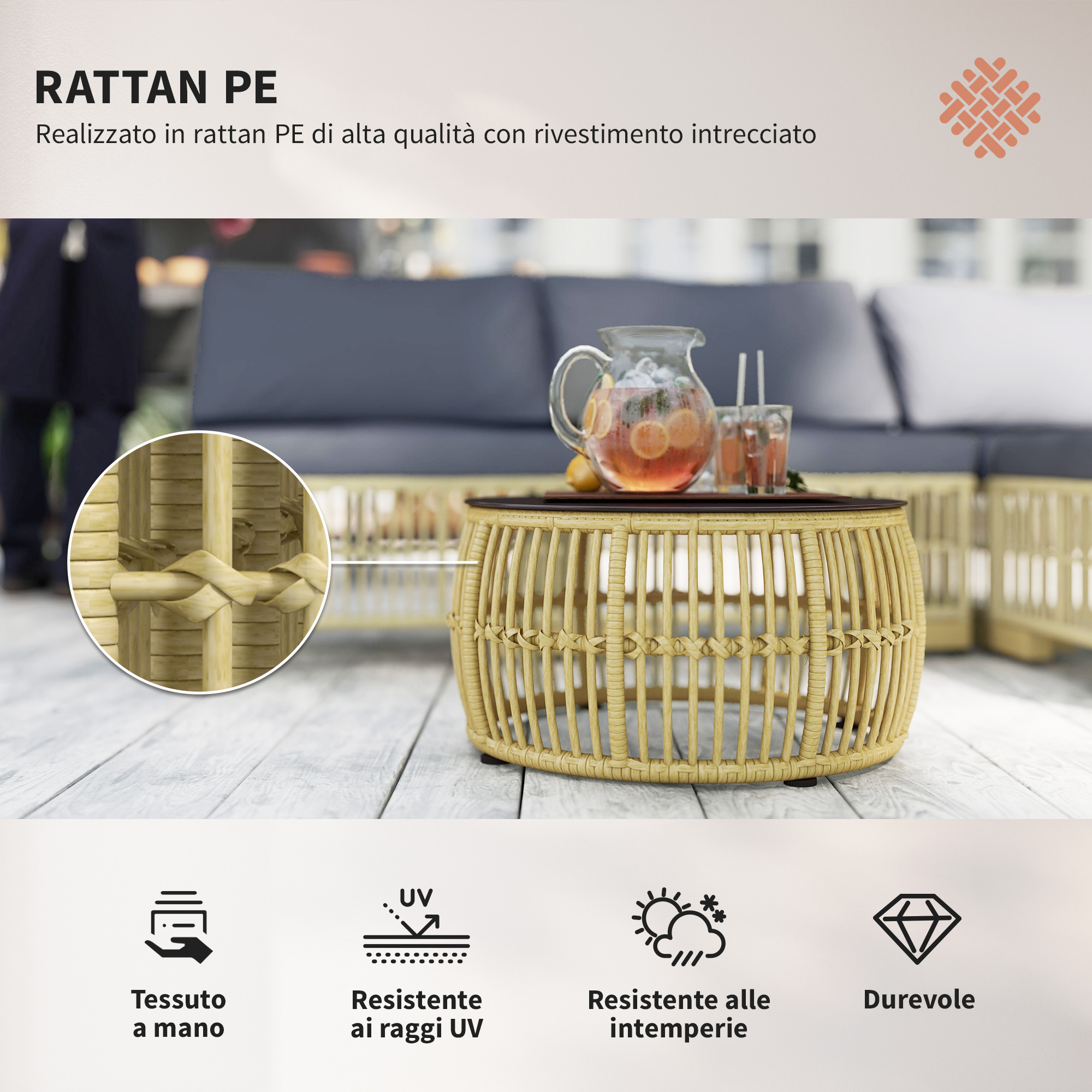 Un tavolino rotondo in rattan con bevande e dettaglio intrecciato.