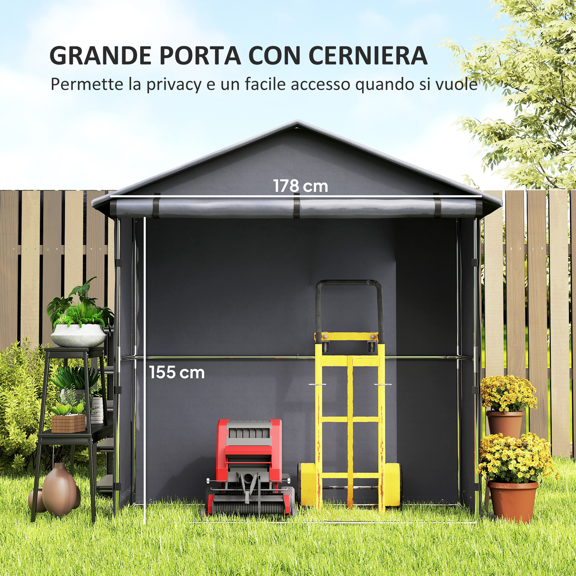 Un capanno grigio con attrezzi e piante in un giardino.