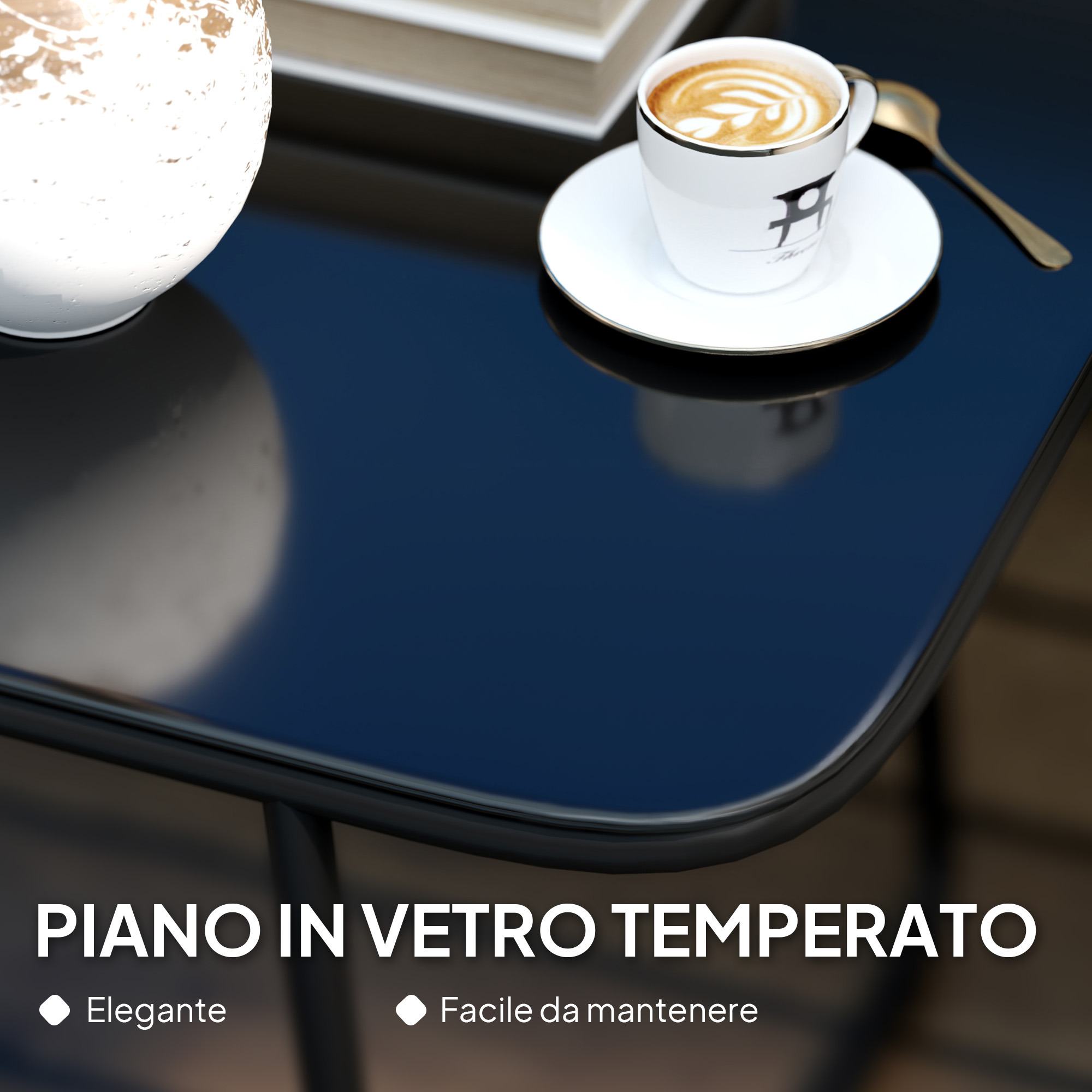 Una tazza di caffè con latte art su un tavolo in vetro nero accanto a un vaso.