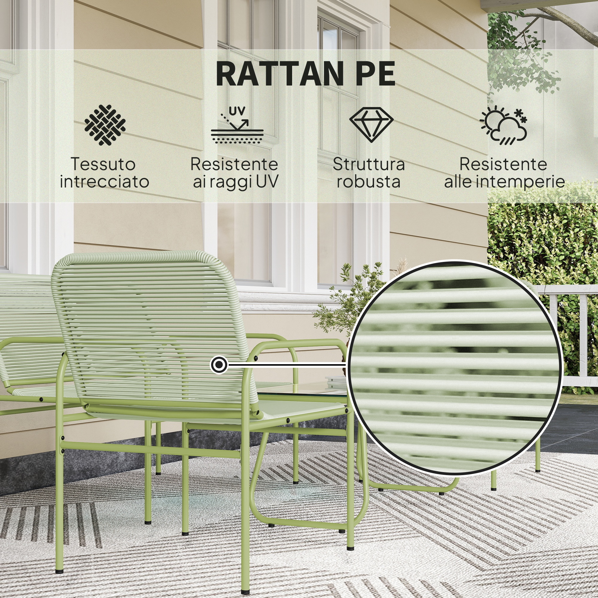 Sedie verdi in rattan con telaio in metallo su un tappeto rigato esterno.