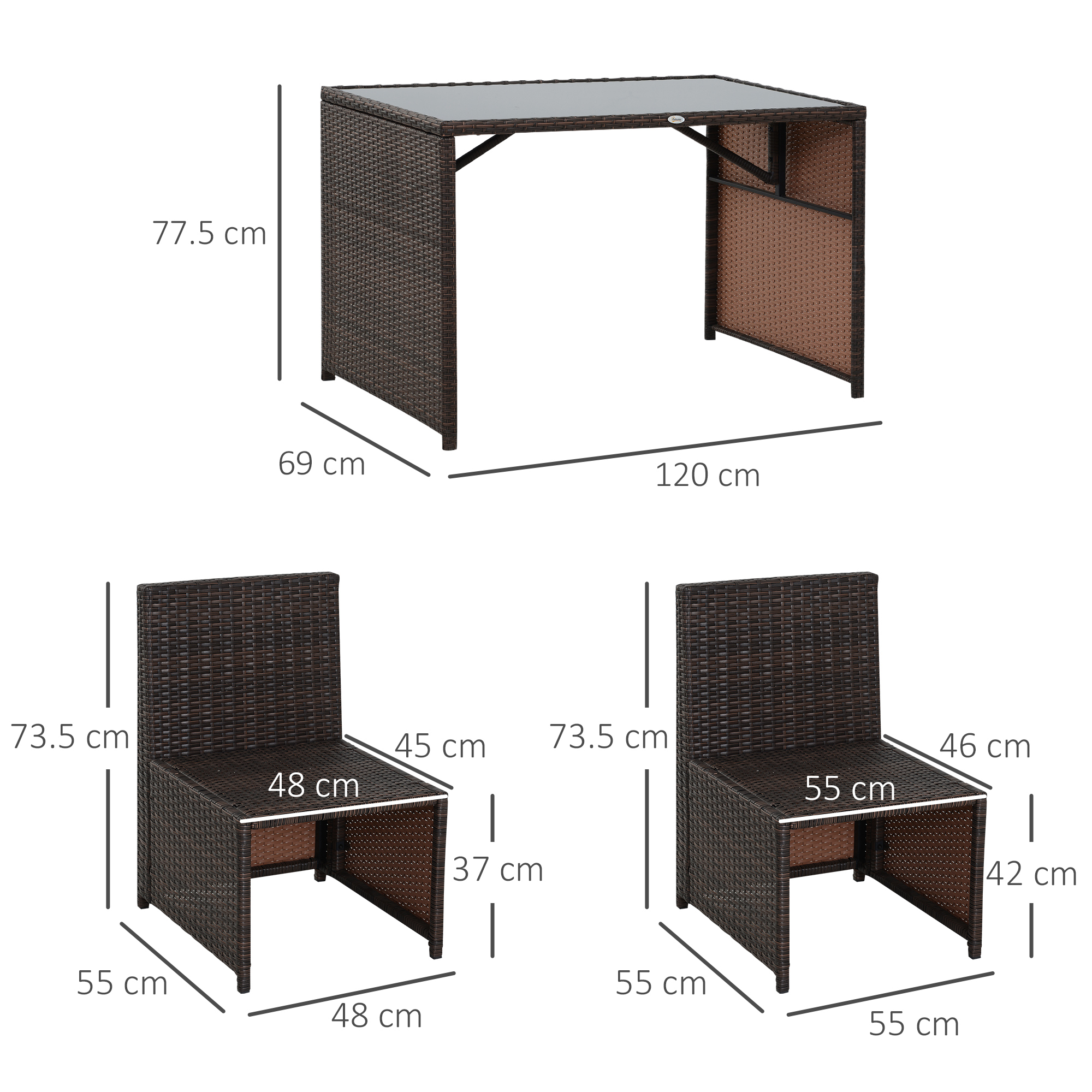 Tavolo in rattan marrone (120x69x77,5cm) con piano in vetro e due sedie (48x48x73,5cm).