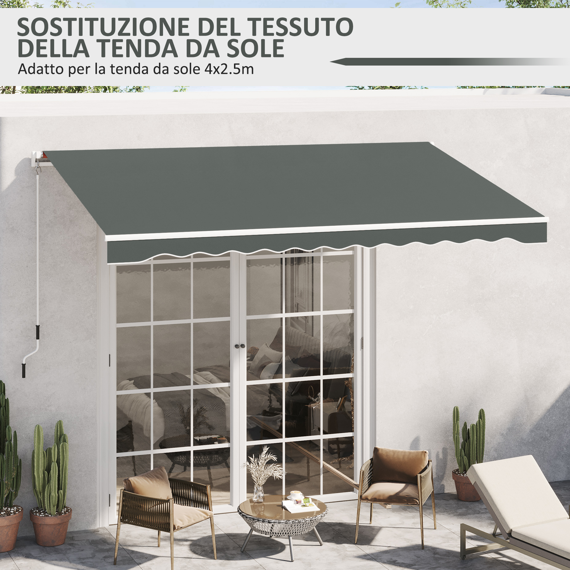 Tessuto da tenda da sole grigio su porta finestra con mobili e cactus.