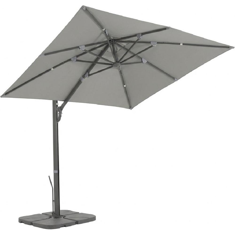 Un ombrellone a sbalzo grigio con baldacchino quadrato e base. Isolato su bianco.