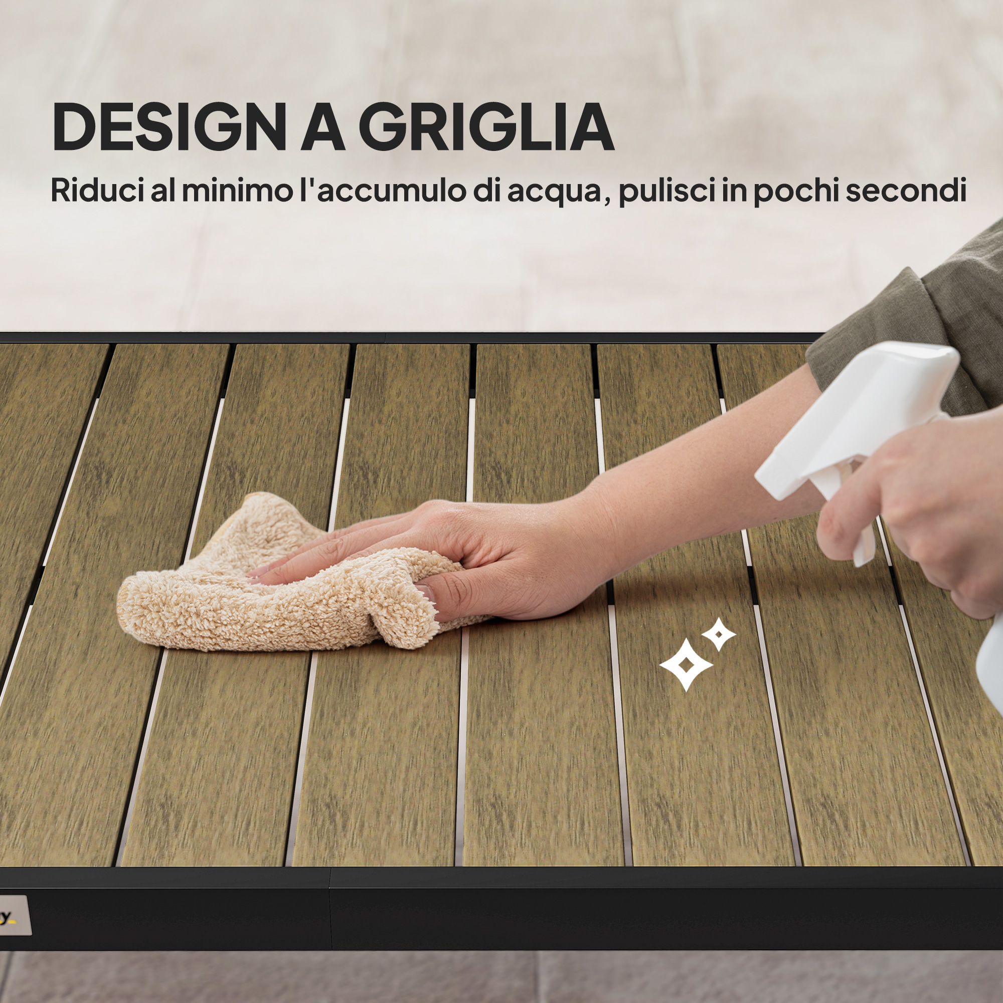 Una mano spruzza una superficie di legno con detergente e la pulisce con un panno.