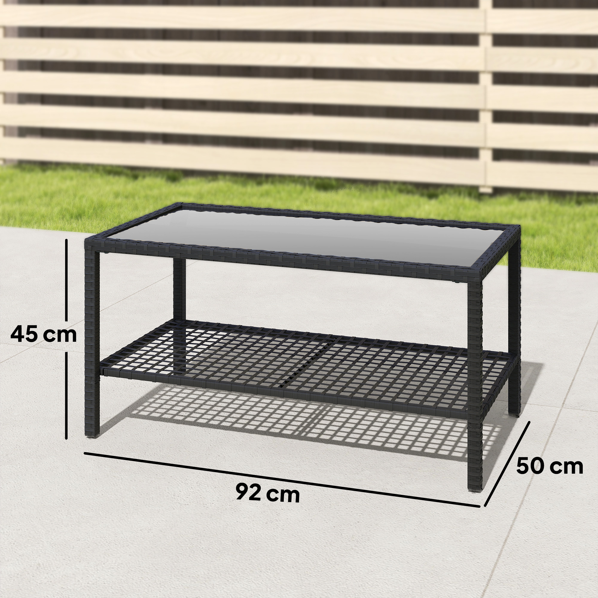 Tavolino da caffè in rattan nero con piano in vetro e ripiano, 92x50x45cm.