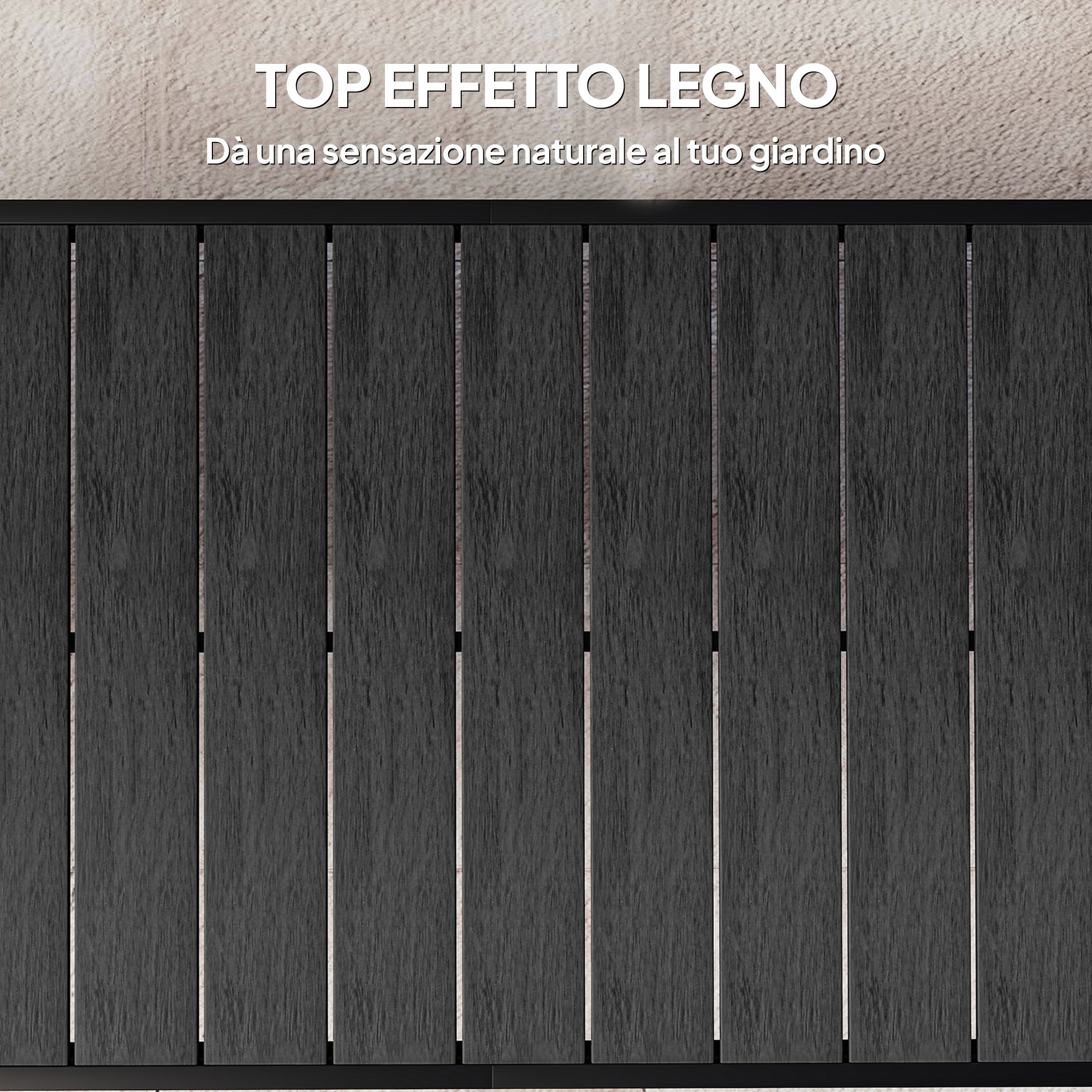 Listelli di legno grigio scuro testurizzati davanti a parete chiara.