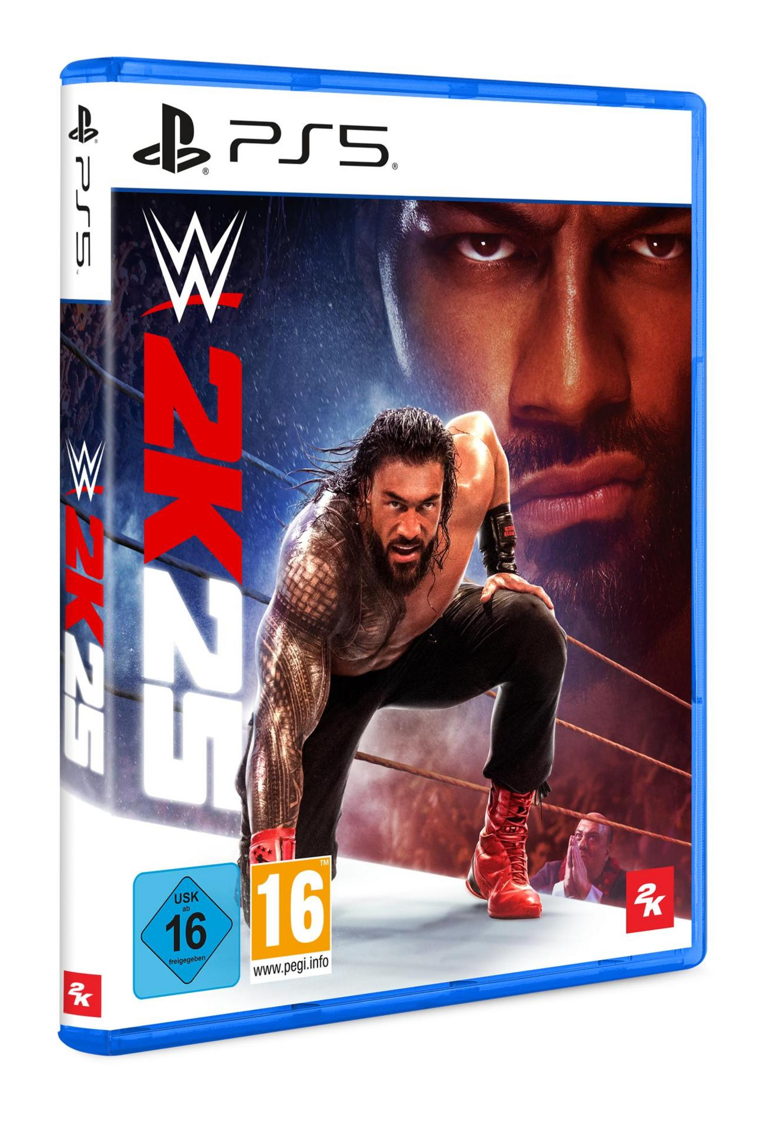 Copertina WWE 2K25 PS5: Roman Reigns sul ring, con loghi USK 16 e PEGI 16.