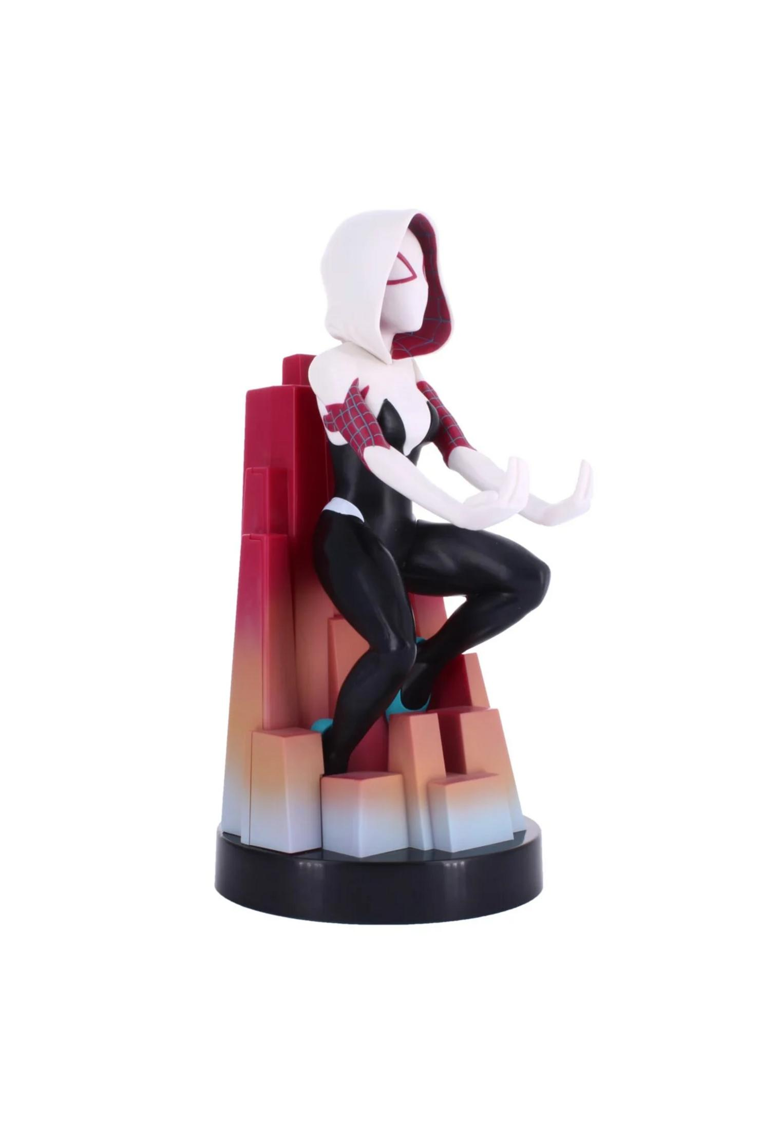 Una figura di Spider-Gwen siede su una piattaforma multicolore.