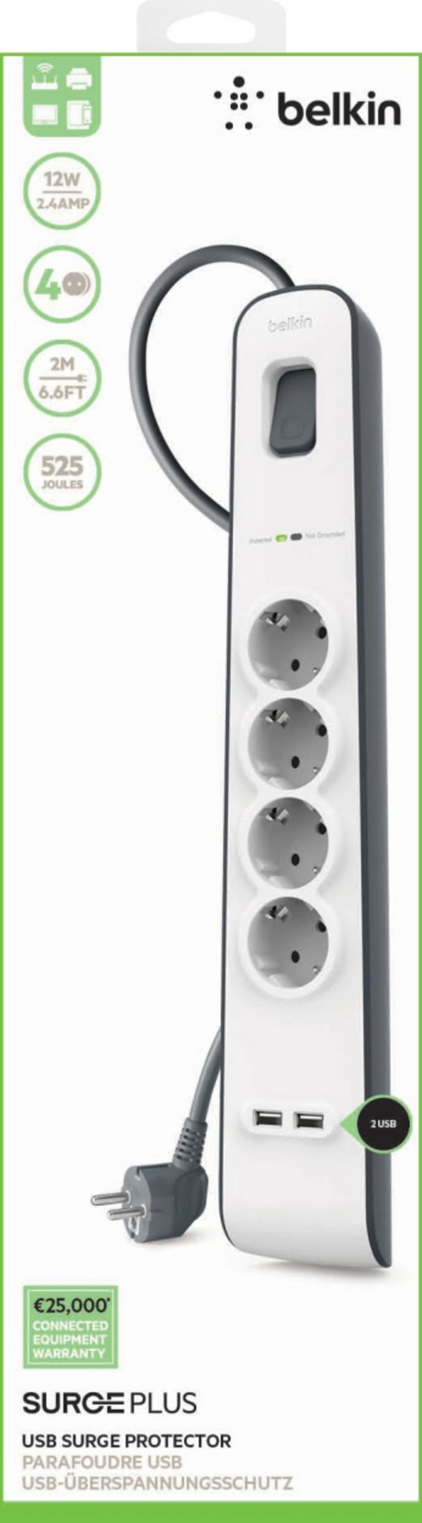 Ein weißer und grauer Belkin Überspannungsschutz mit vier Steckdosen und zwei USB-Anschlüssen.