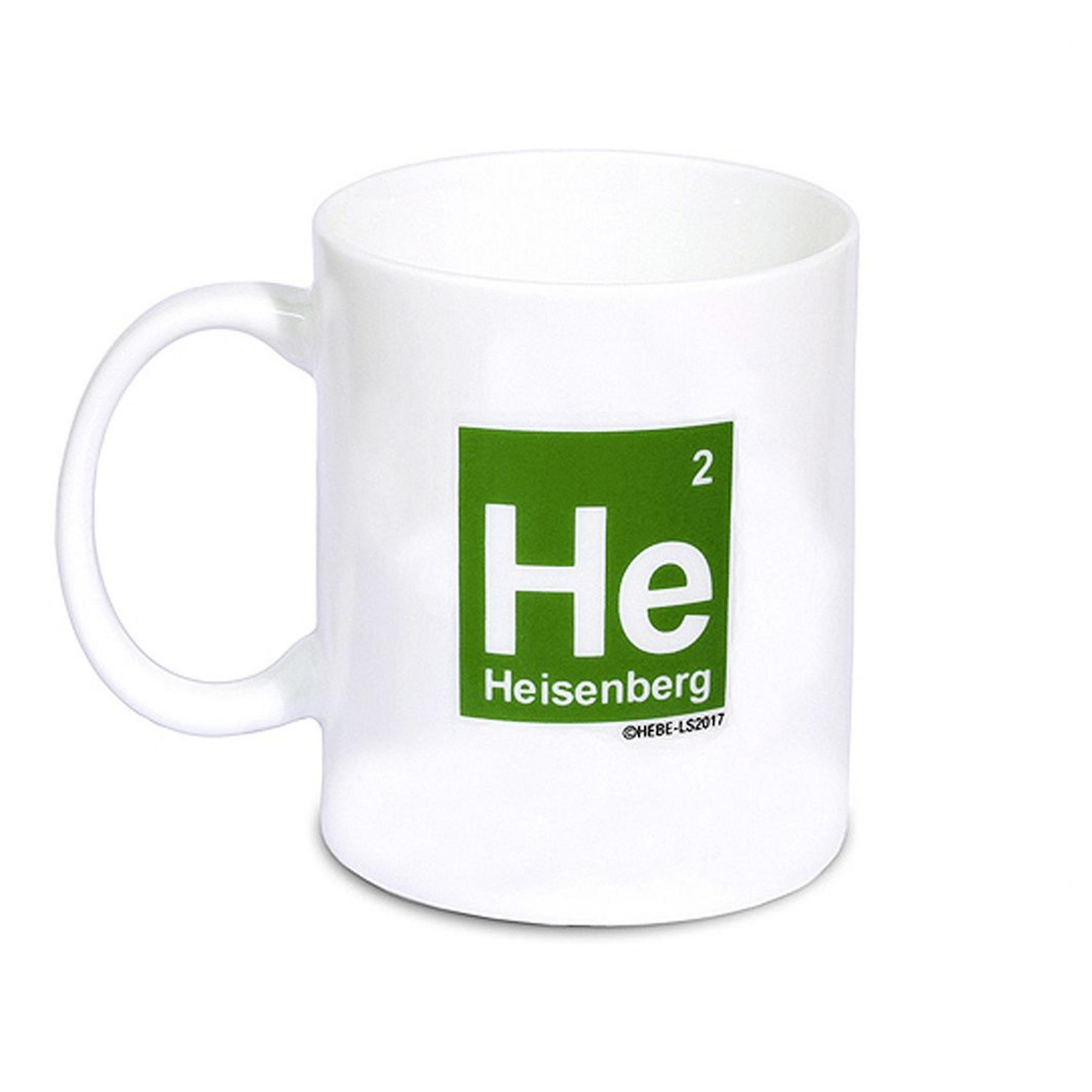 Taza blanca con caja verde que dice "He" y "Heisenberg", con el número 2.