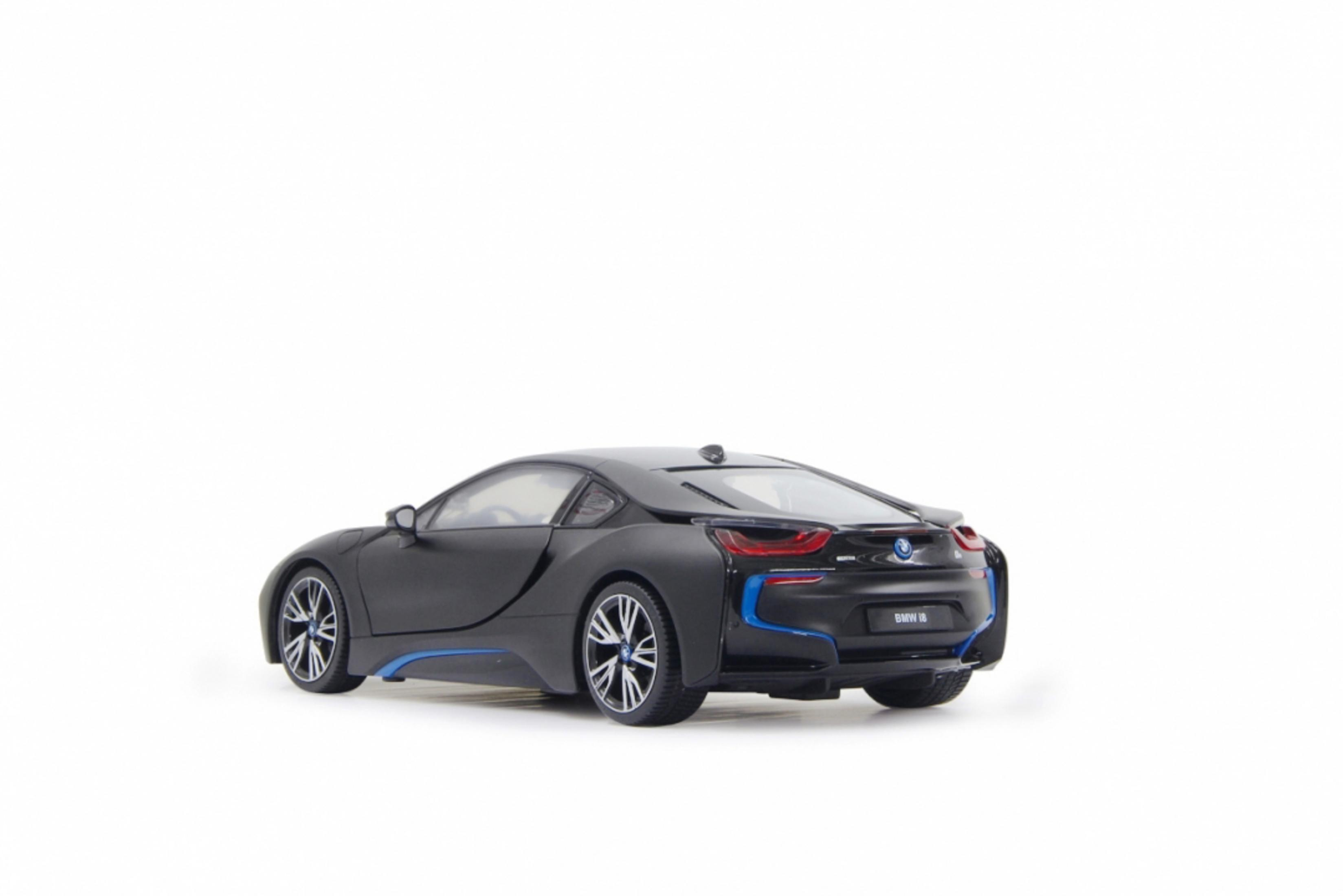 Schwarzes BMW i8 Spielzeugauto von hinten mit blauen Akzenten.
