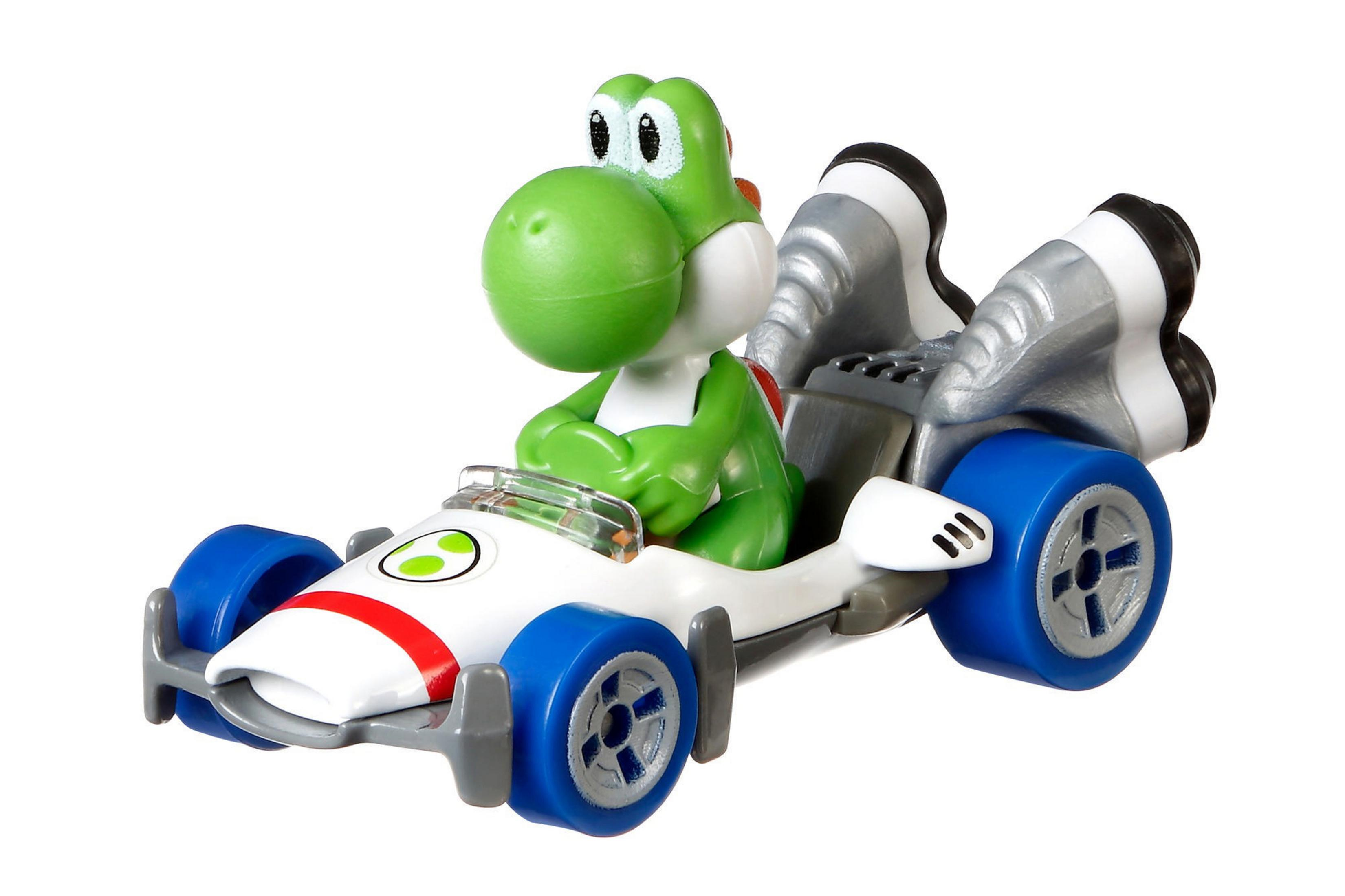 Grüner Yoshi in einem weißen Rennwagen mit blauen Rädern und silbernen Details.