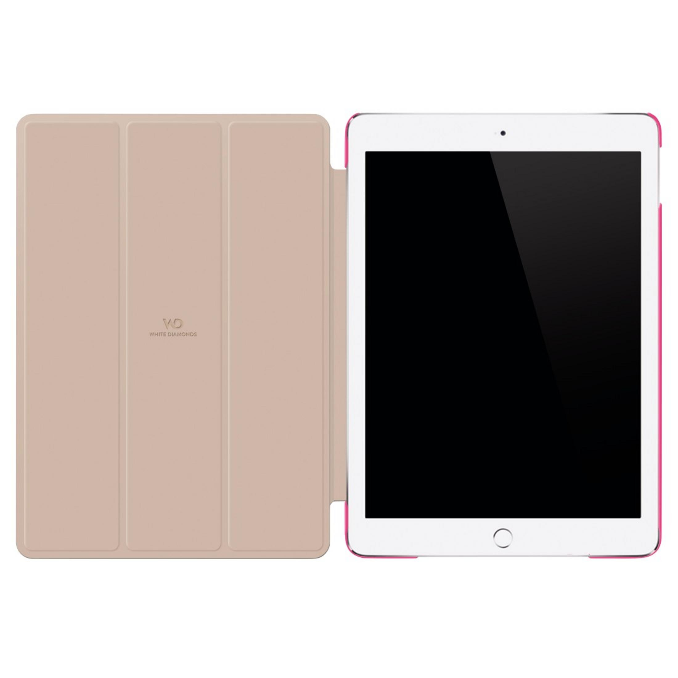 Ein hellbraunes Tablet mit einem geöffneten Schutzgehäuse und einem schwarzen Bildschirm.