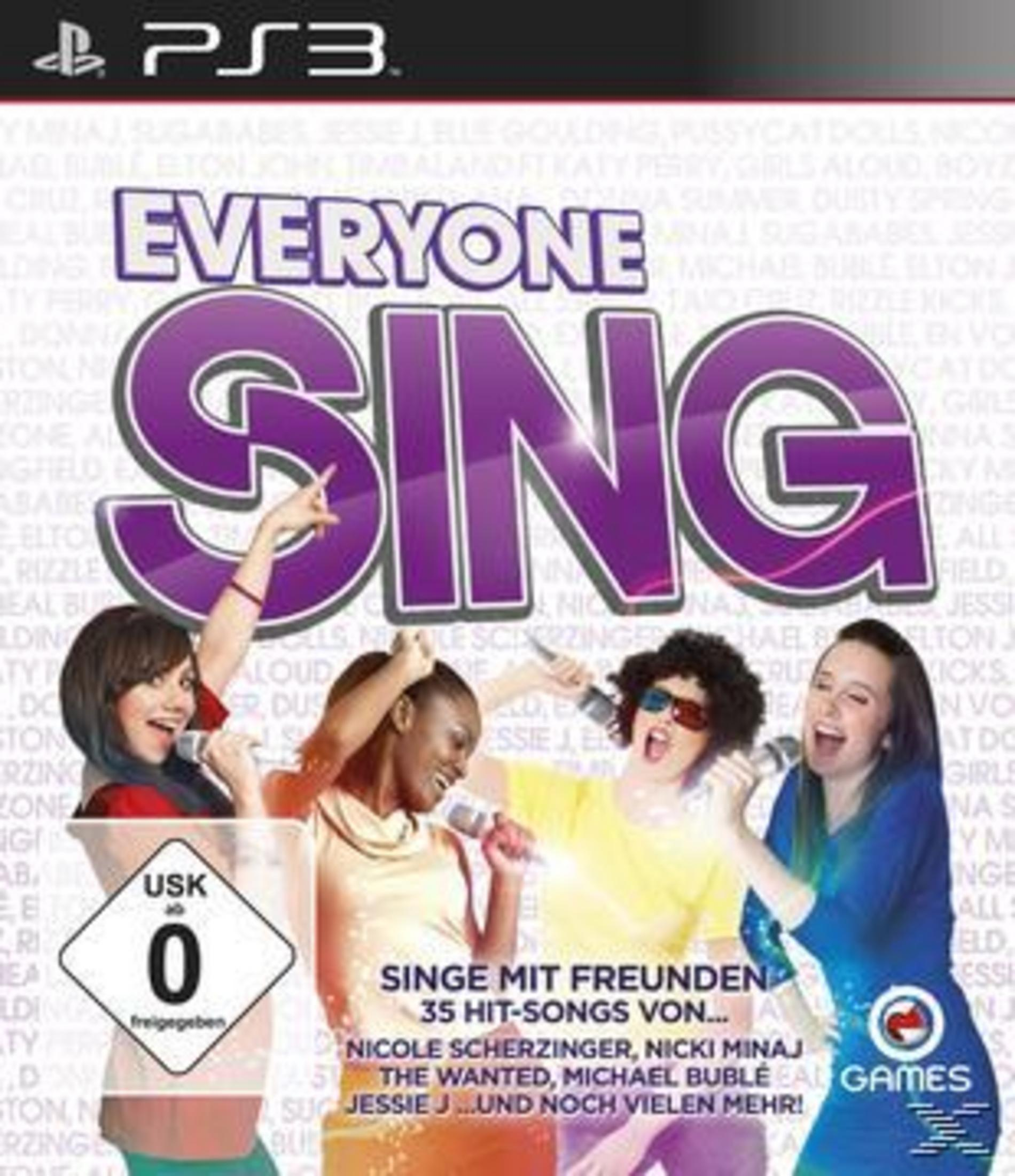 Vier junge Frauen singen mit Mikrofonen vor der "Everyone Sing"-Aufschrift.