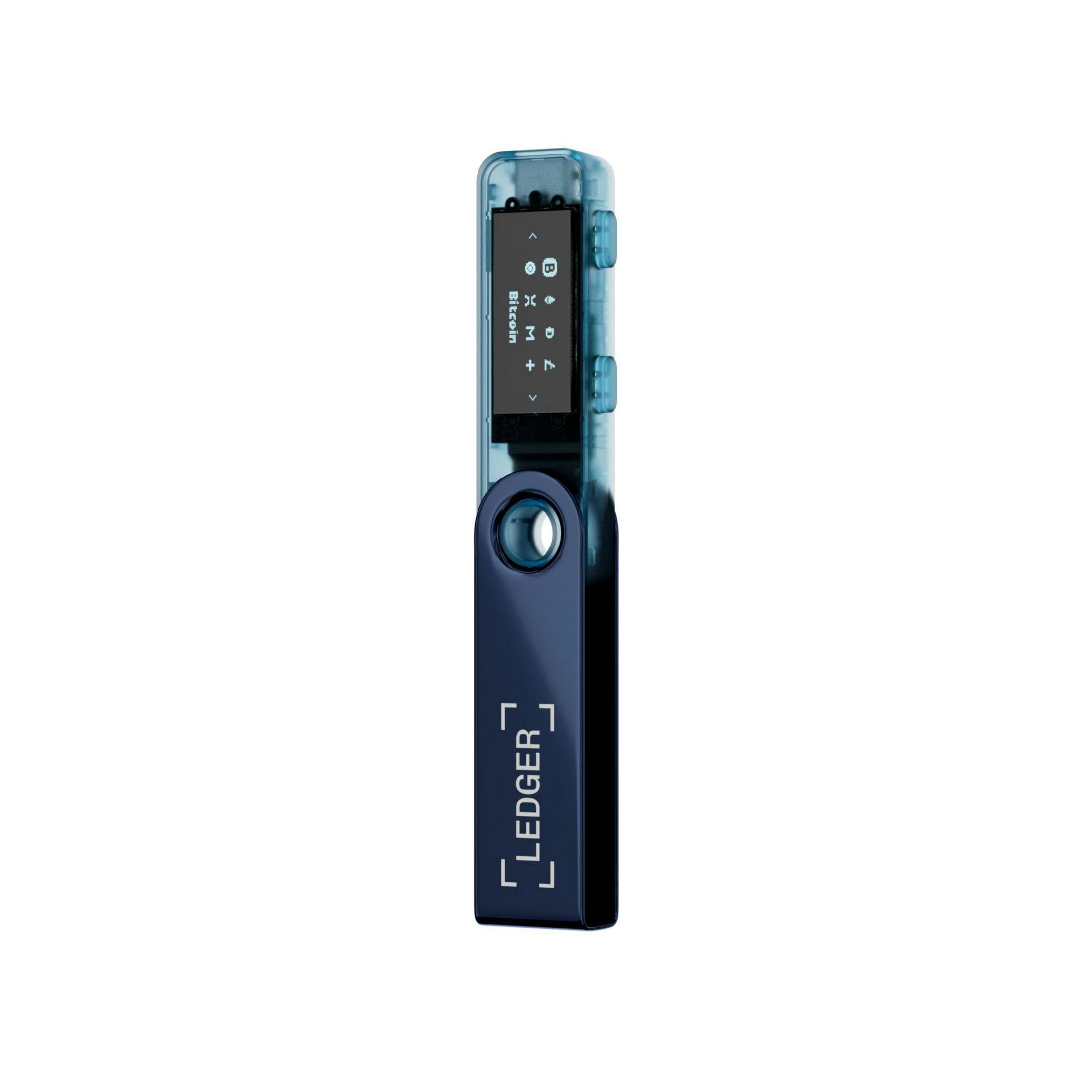 Una billetera de hardware cripto Ledger Nano S Plus azul con carcasa y pantalla transparentes.