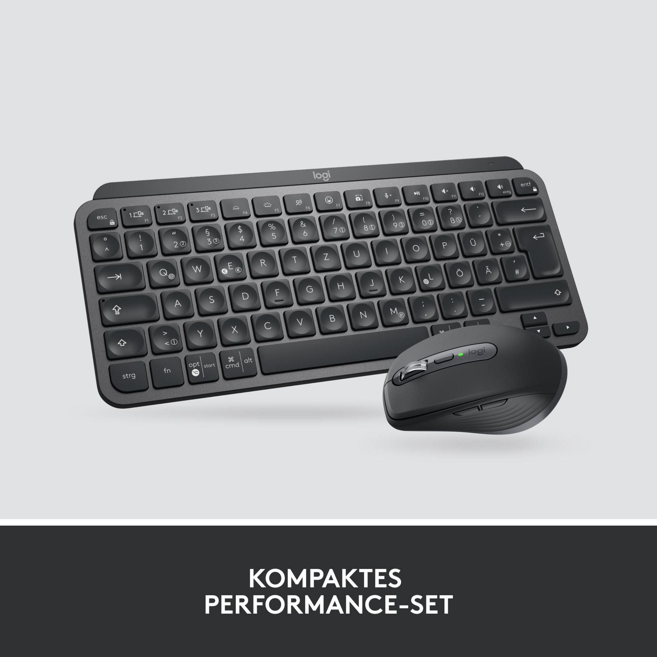 Una tastiera e un mouse Logitech neri su sfondo grigio.