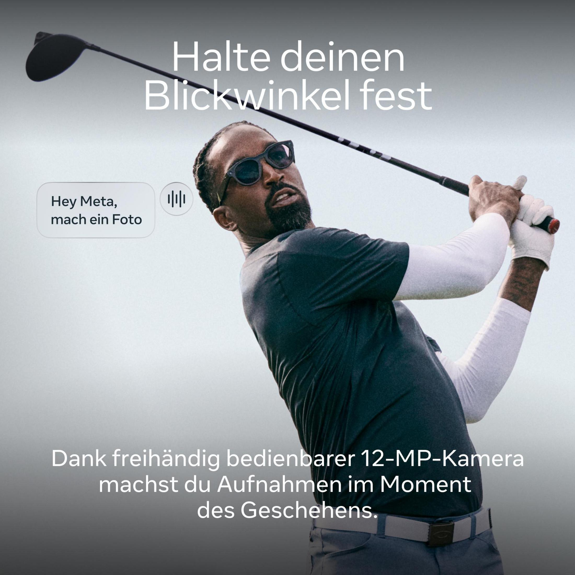 Ein Golfer schwingt seinen Schläger. Ein Sprachbefehl ist sichtbar.
