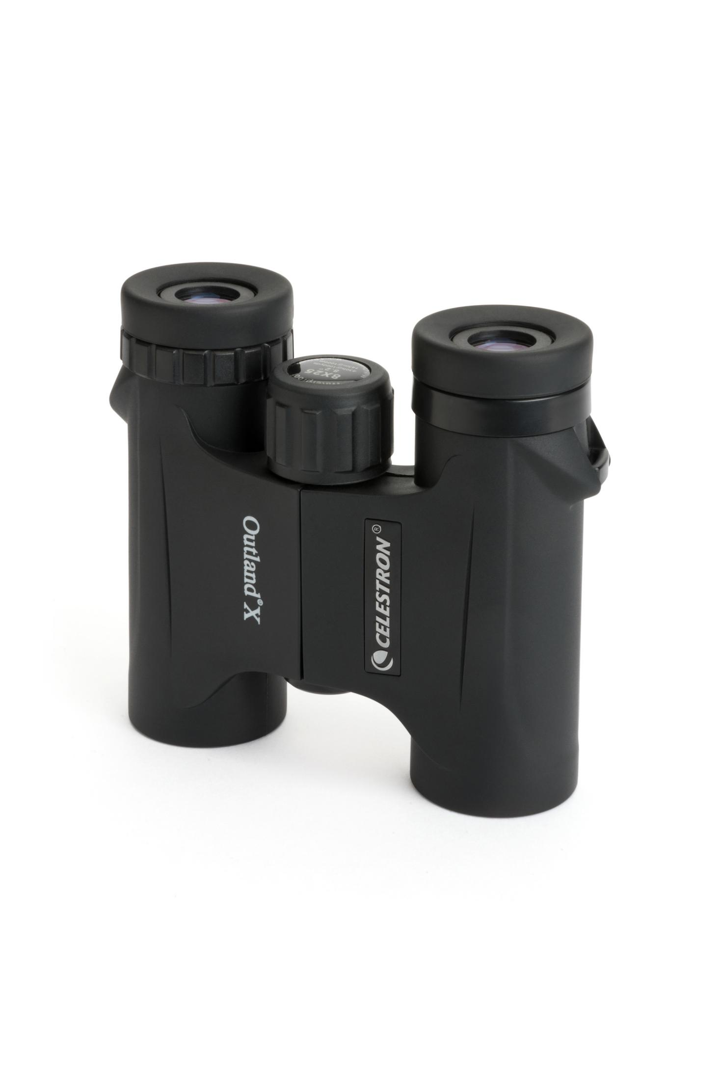 Schwarze Celestron Ferngläser mit Aufschrift 'Outland X'.