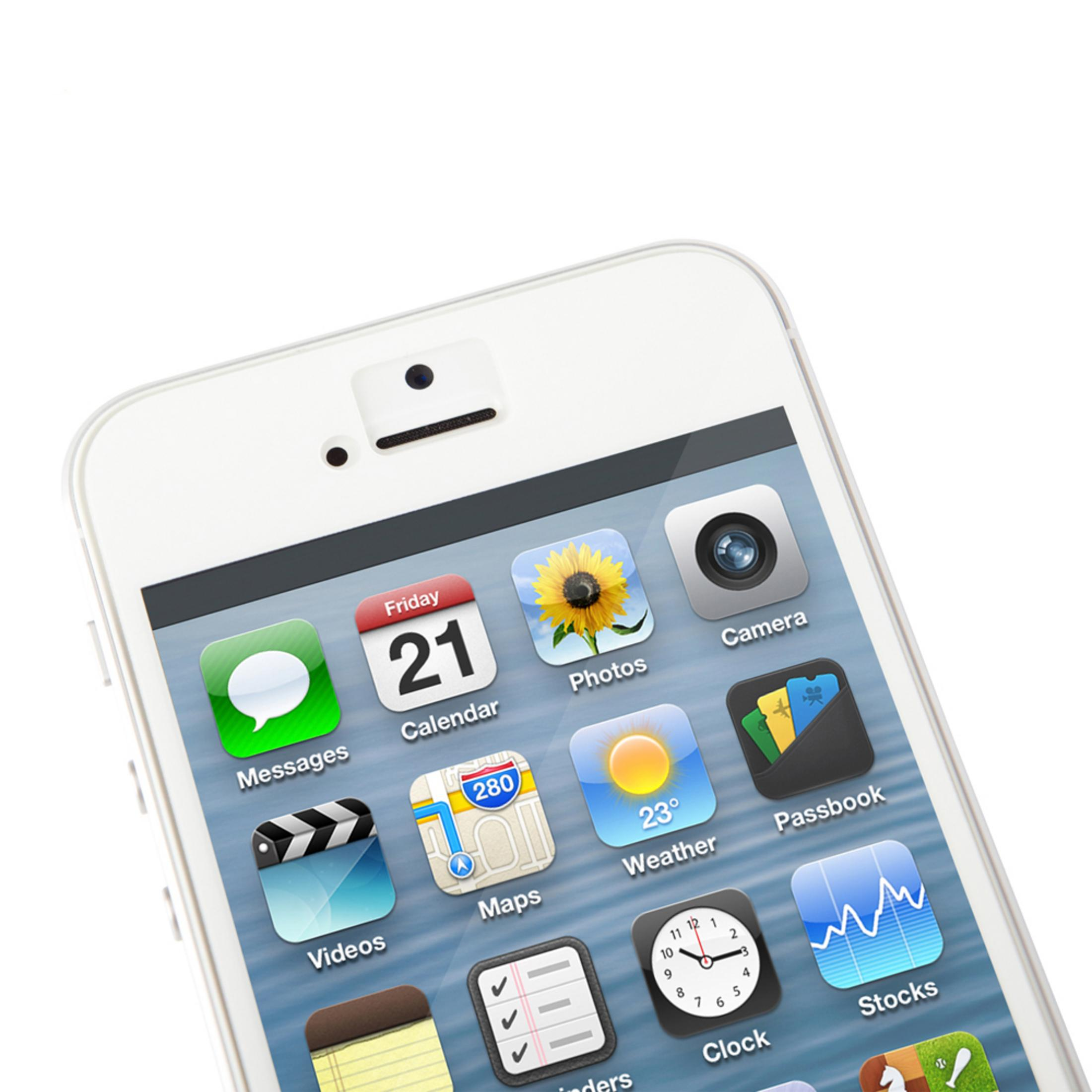 Primo piano di un iPhone bianco che mostra icone di app come Calendario, Foto e Fotocamera.