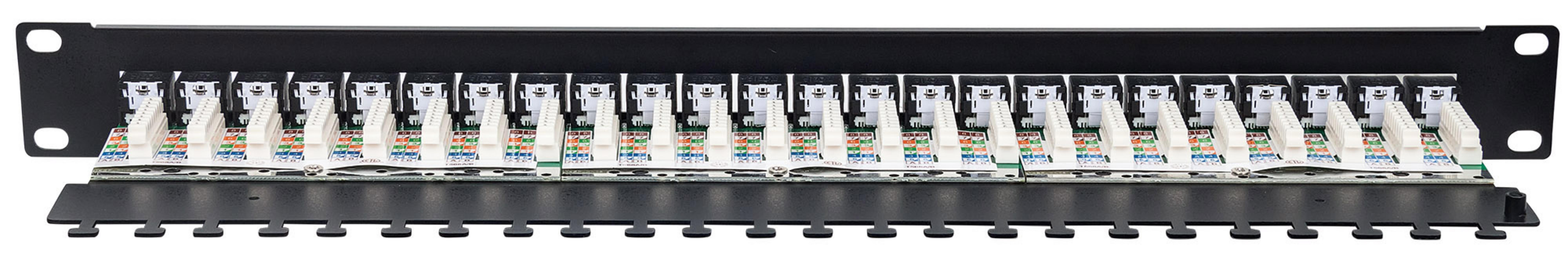 Un pannello rack nero con 24 porte di rete, bianche e codificate a colori.