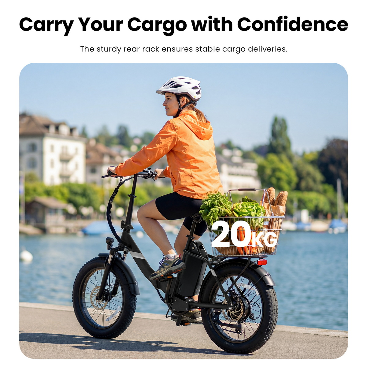 Eine Frau fährt ein E-Bike mit Gepäckträger und 20 kg Last am See.