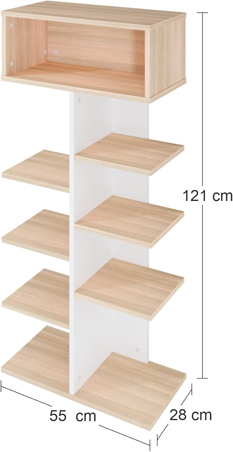 Un mueble de estantería alto, estrecho, blanco y de madera clara con varios estantes.