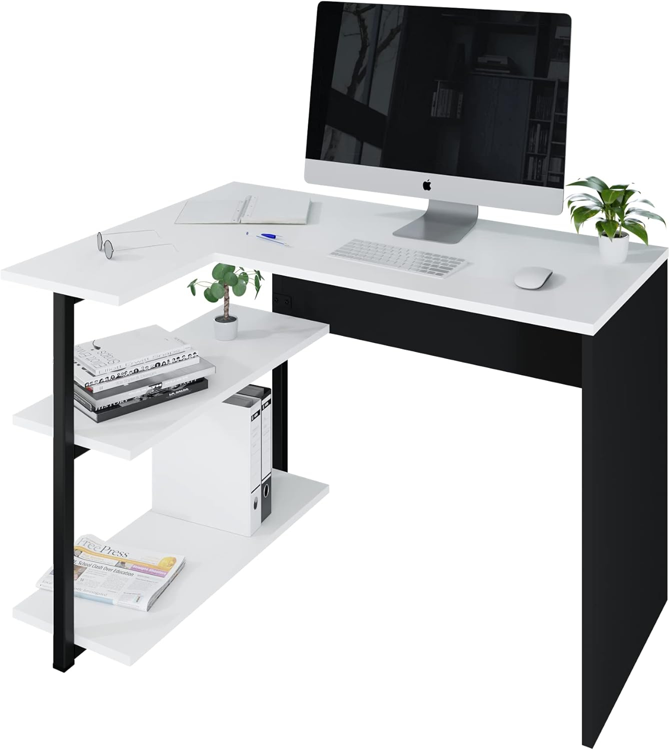 Un escritorio esquinero blanco con marco negro, monitor, teclado, ratón y plantas.