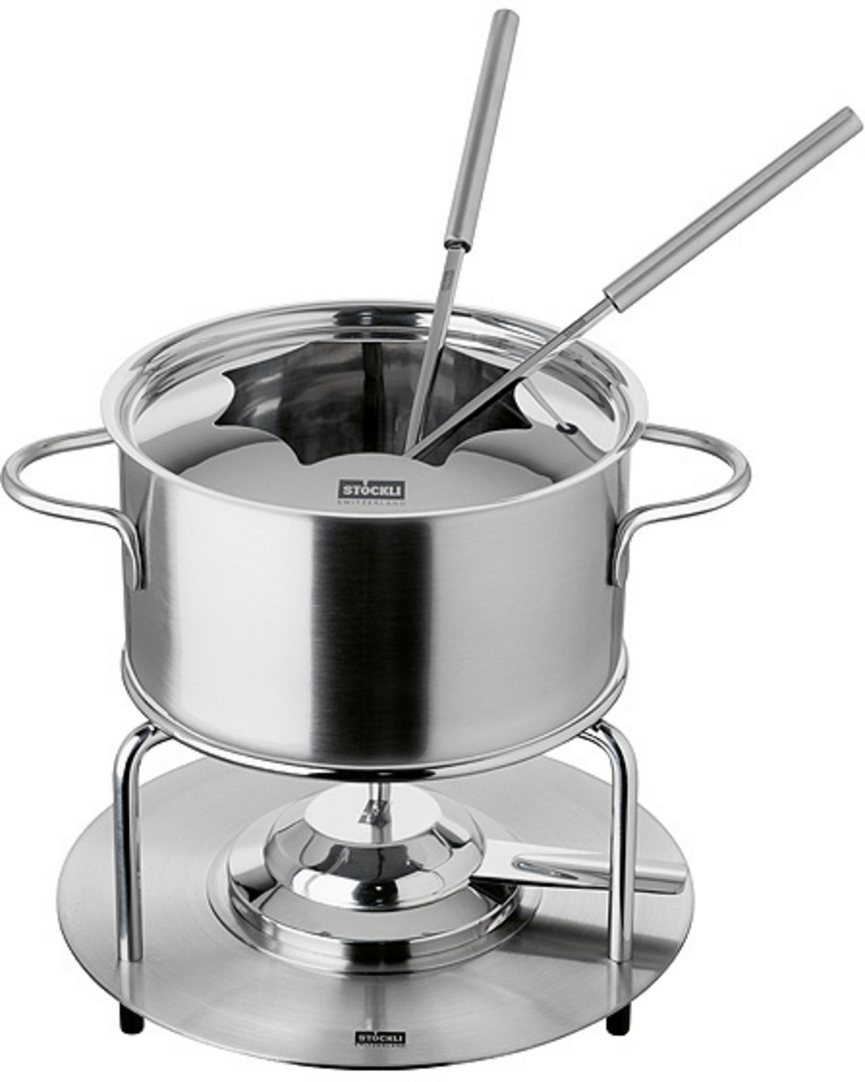 Ein Edelstahltopf für Fondue mit zwei langen Gabeln auf einem Ständer.