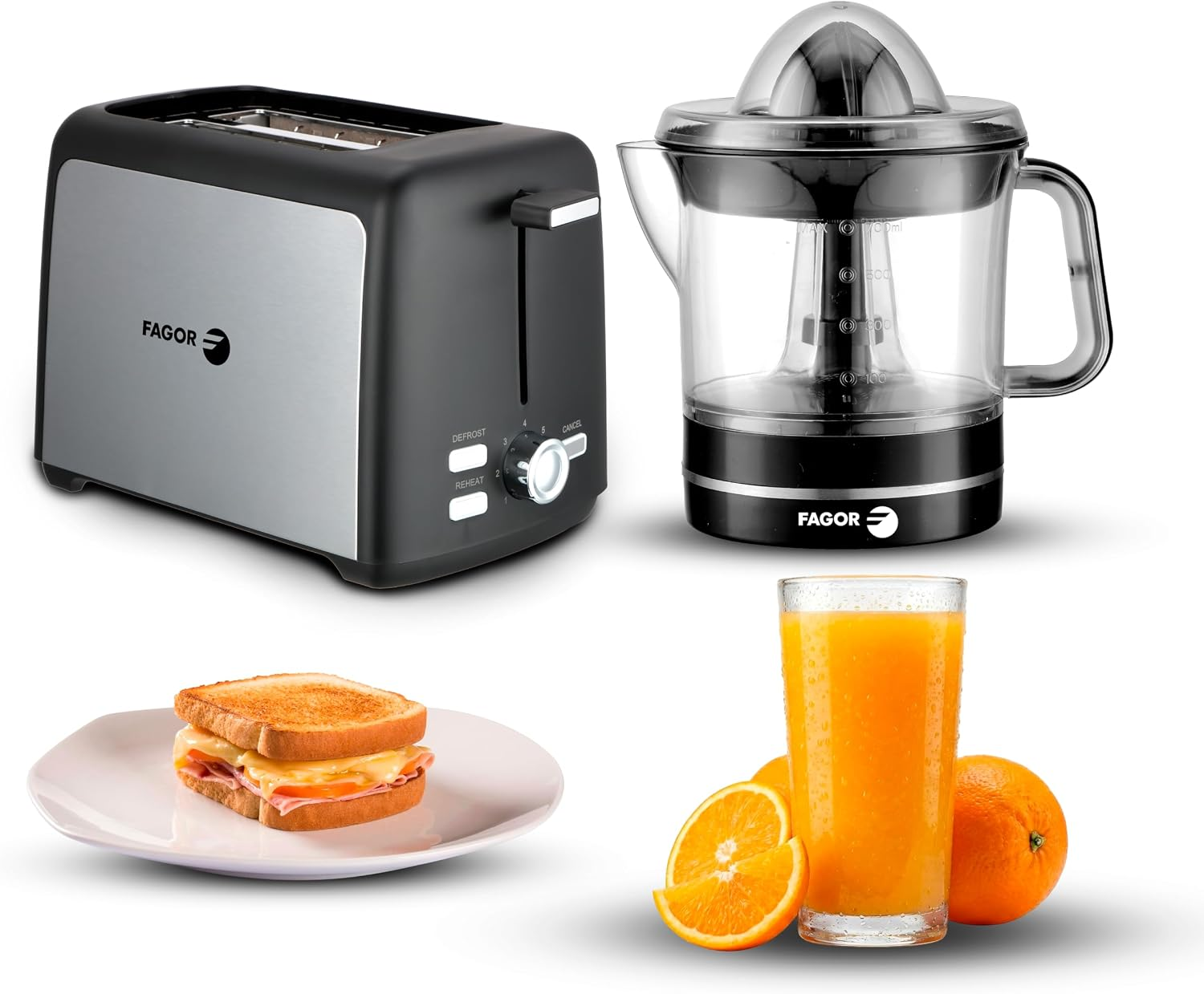 Una tostadora, un exprimidor, un sándwich y un vaso de zumo de naranja con naranjas.