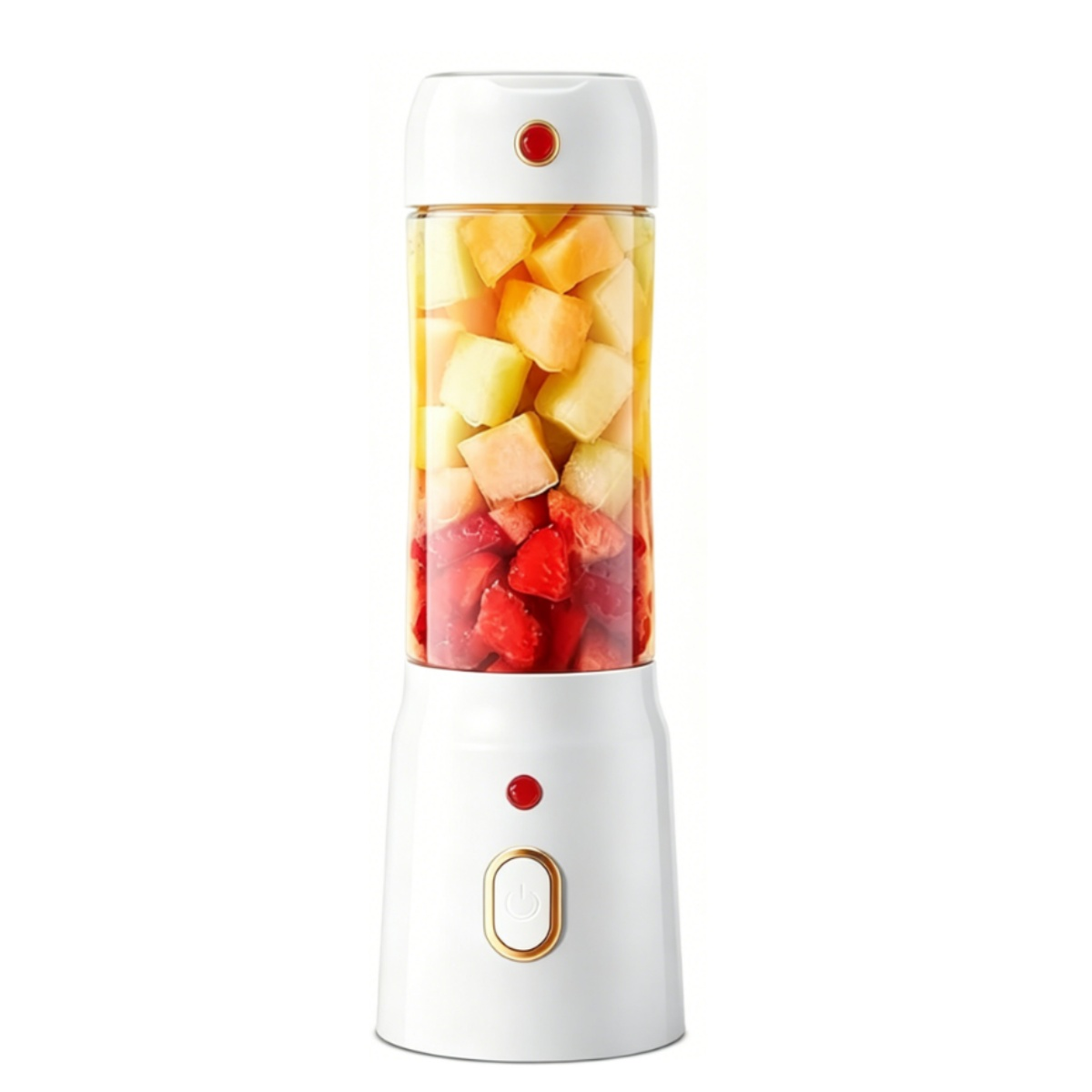 Ein weißer Mixer gefüllt mit gewürfelten Erdbeeren, Melonen und Ananasstücken.