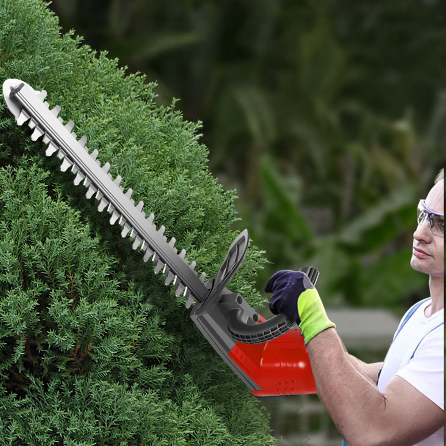 Un hombre con guantes usa una cortasetos para cortar una planta verde.