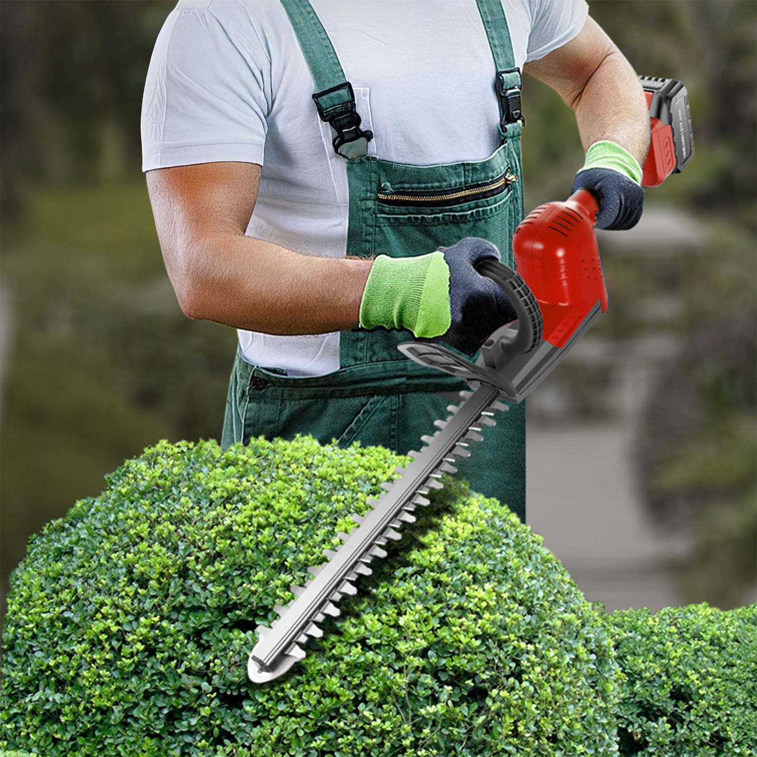 Hombre con peto recorta un arbusto verde con cortasetos en un jardín.