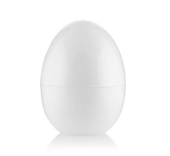Un contenitore bianco a forma di uovo su sfondo bianco.