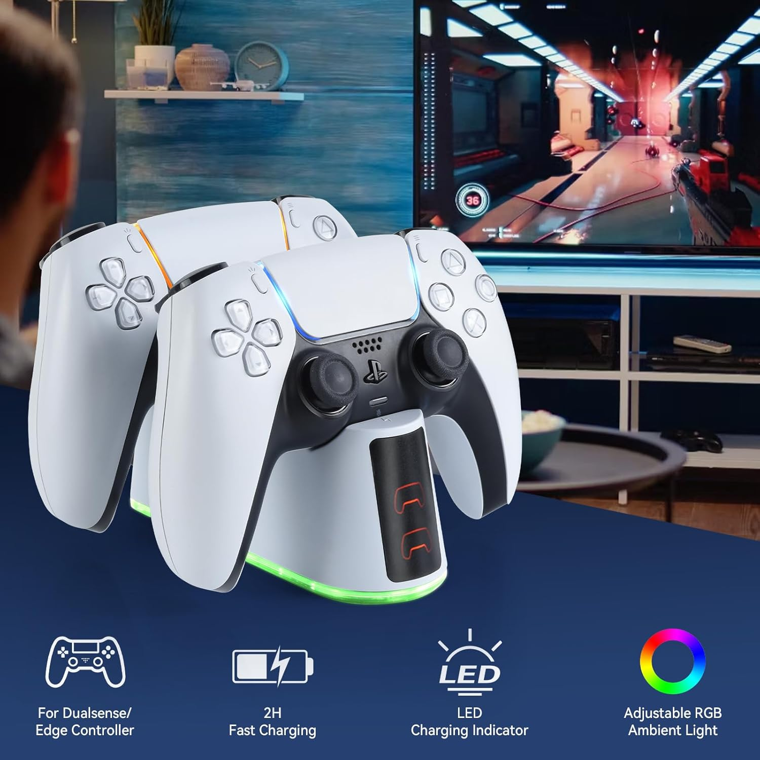 Weiße PS5-Controller auf Ladestation, TV zeigt Spiel. RGB-Licht.