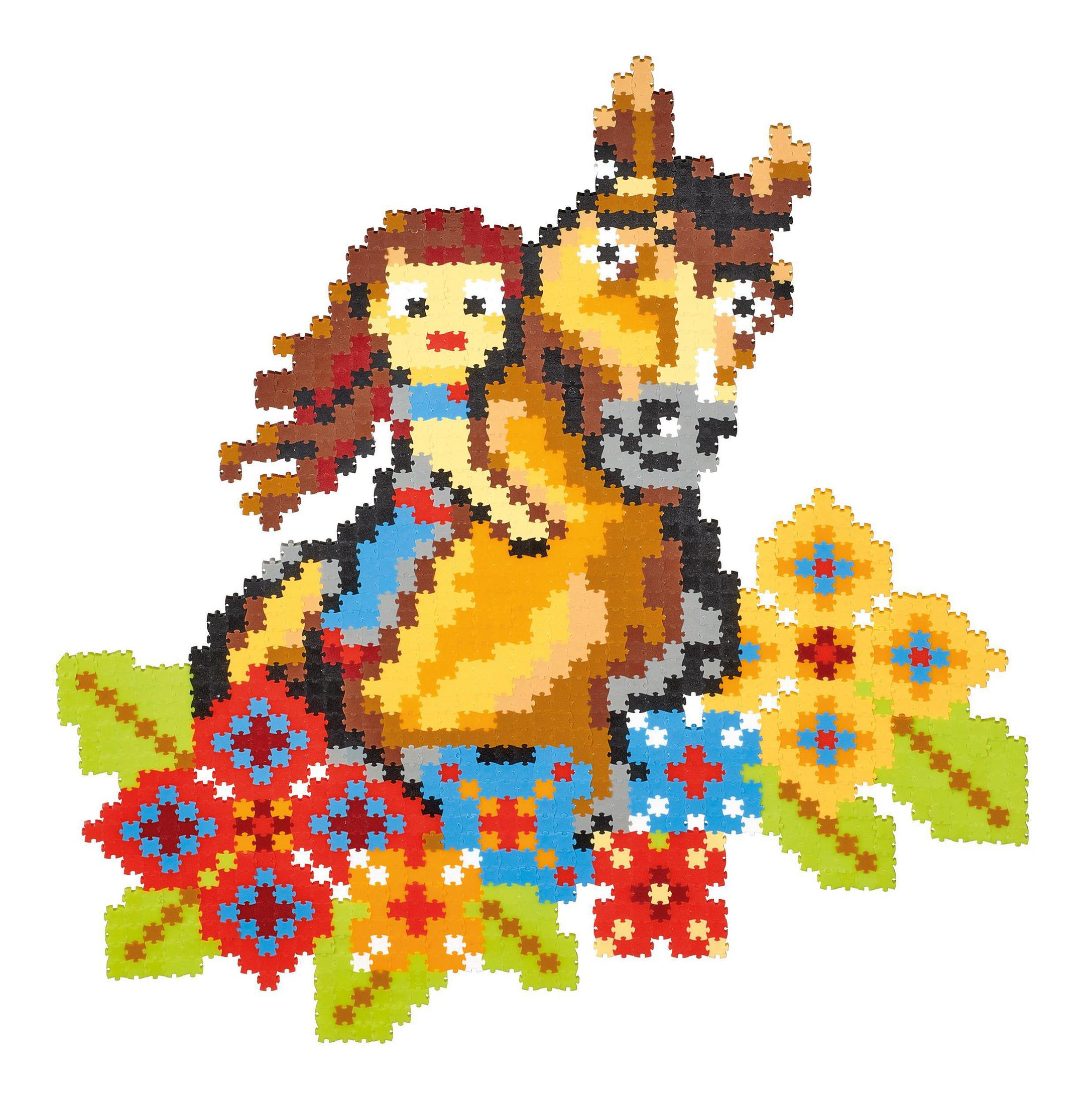 Ein Mädchen reitet auf einem braunen Pferd umgeben von bunten Blumen aus Bausteinen.