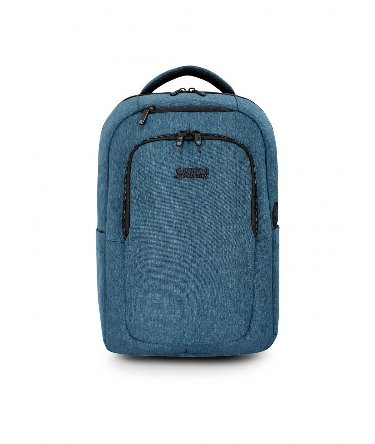Ein blauer Rucksack mit schwarzen Reißverschlüssen und dem Text „URBAN STATE“ auf der Vordertasche.