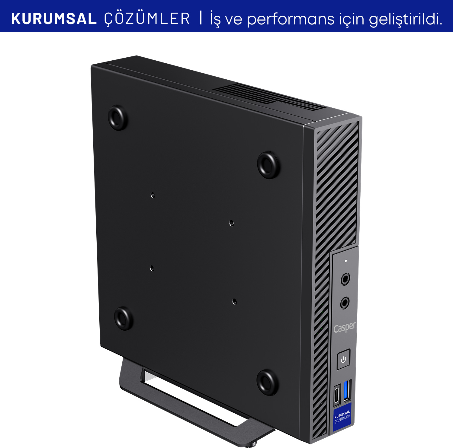 Havalandırma delikleri, bağlantı noktaları ve Casper logosuna sahip siyah mini PC.