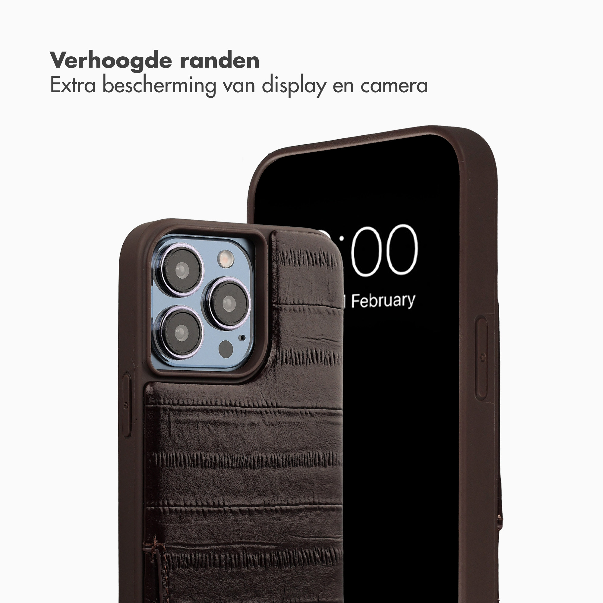 Braune Handyhülle mit Krokoprägung zeigt Kamera und gesperrten Bildschirm.