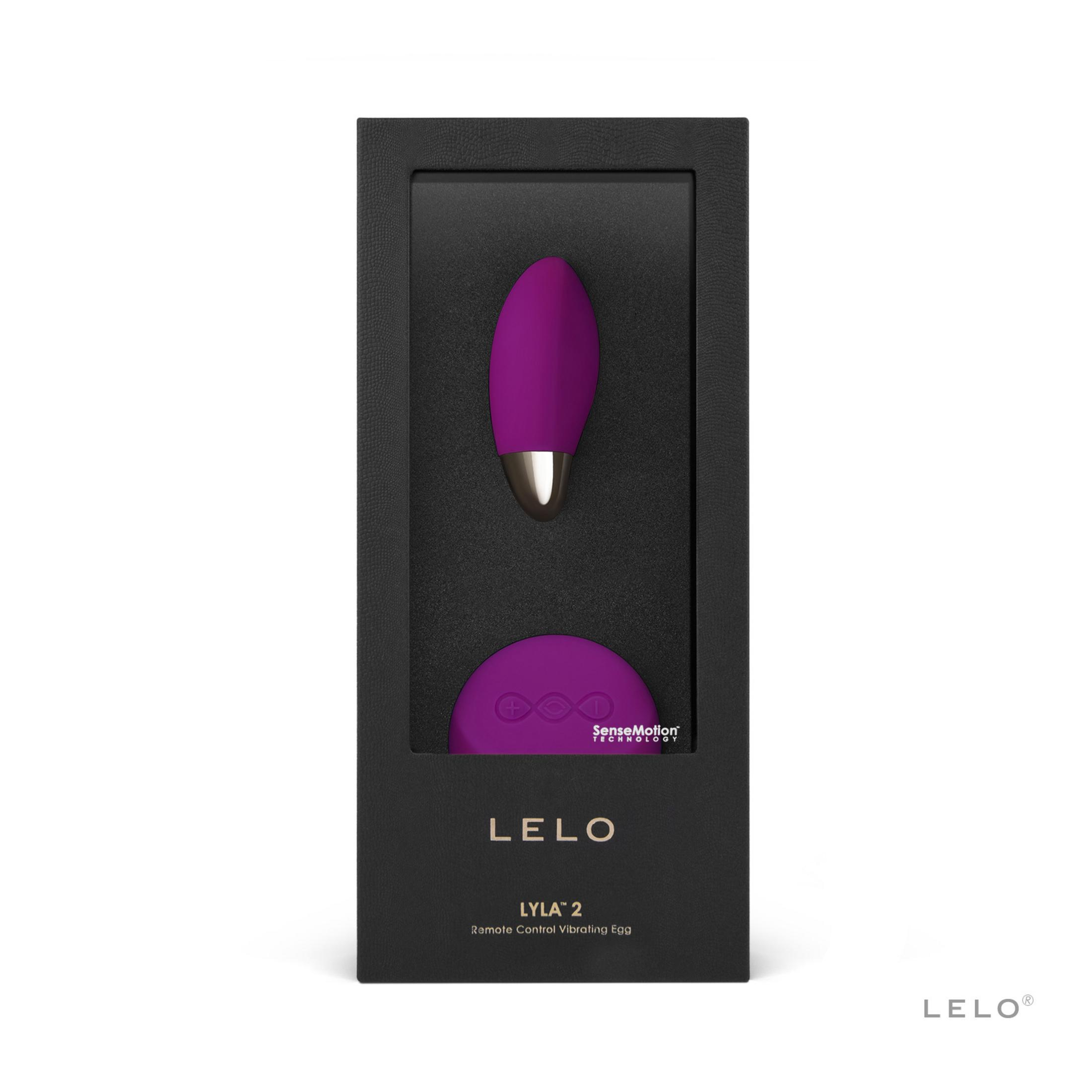 Lila Vibrator und Fernbedienung in schwarzer Box, LELO Markenzeichen.